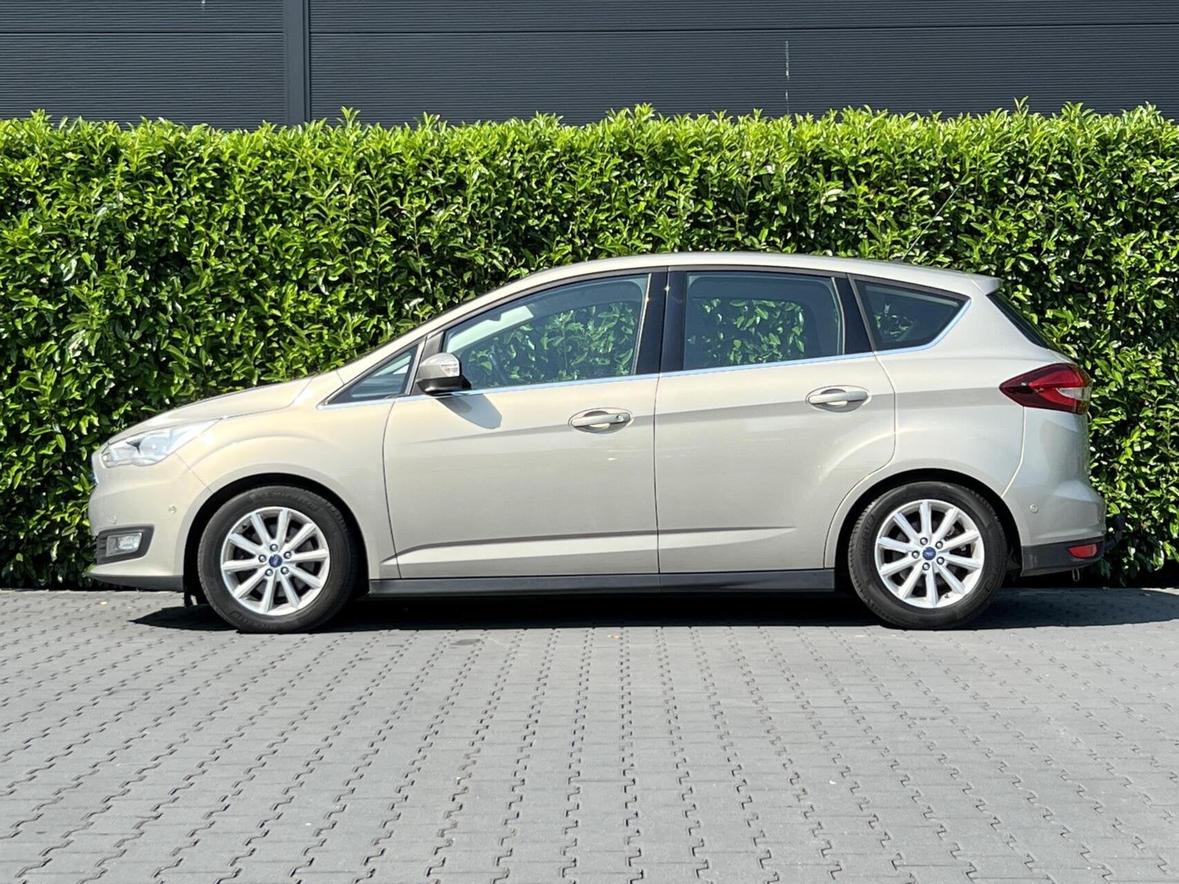 Ford C-Max 1.5 Titanium, NAVIGATIE, CRUISE CONTROL, CLIMATE, Voorwielaandrijving, Euro 6, 4 cilinders, 150 pk