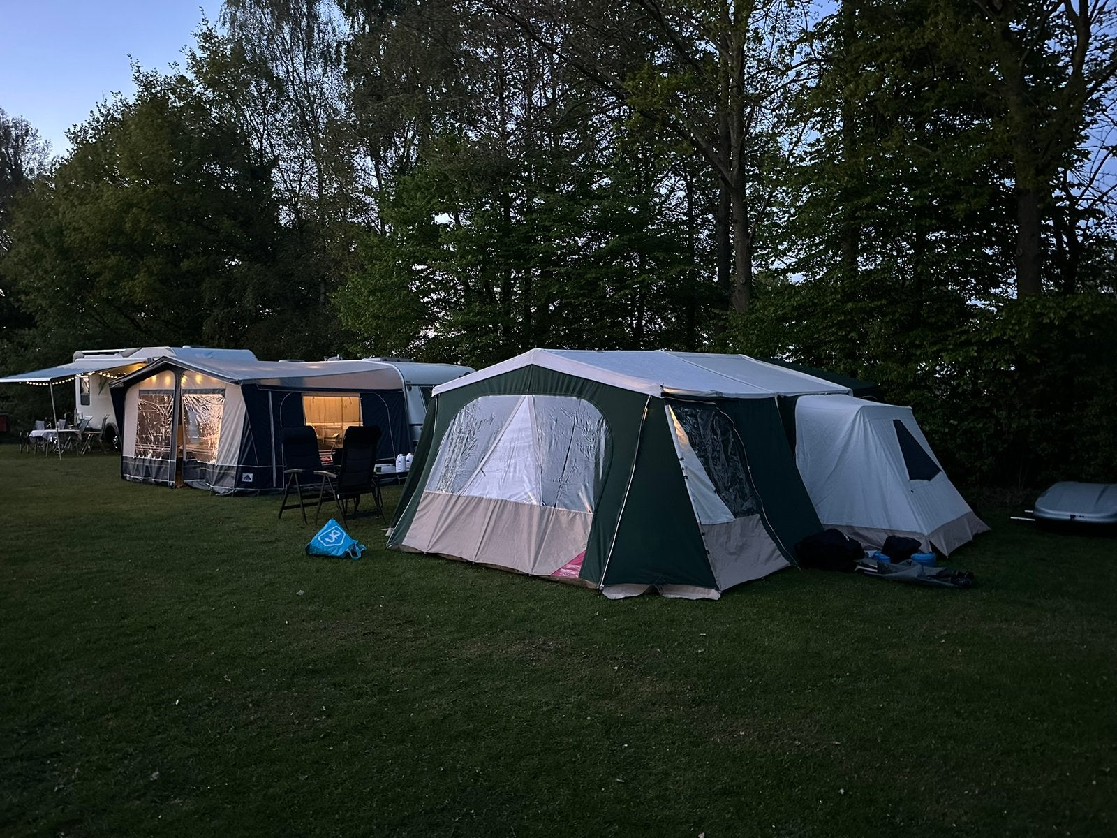 Combi Camp Venezia - zeer compleet, Ophalen, Combi-Camp, Aanwezig, Tot en met 5