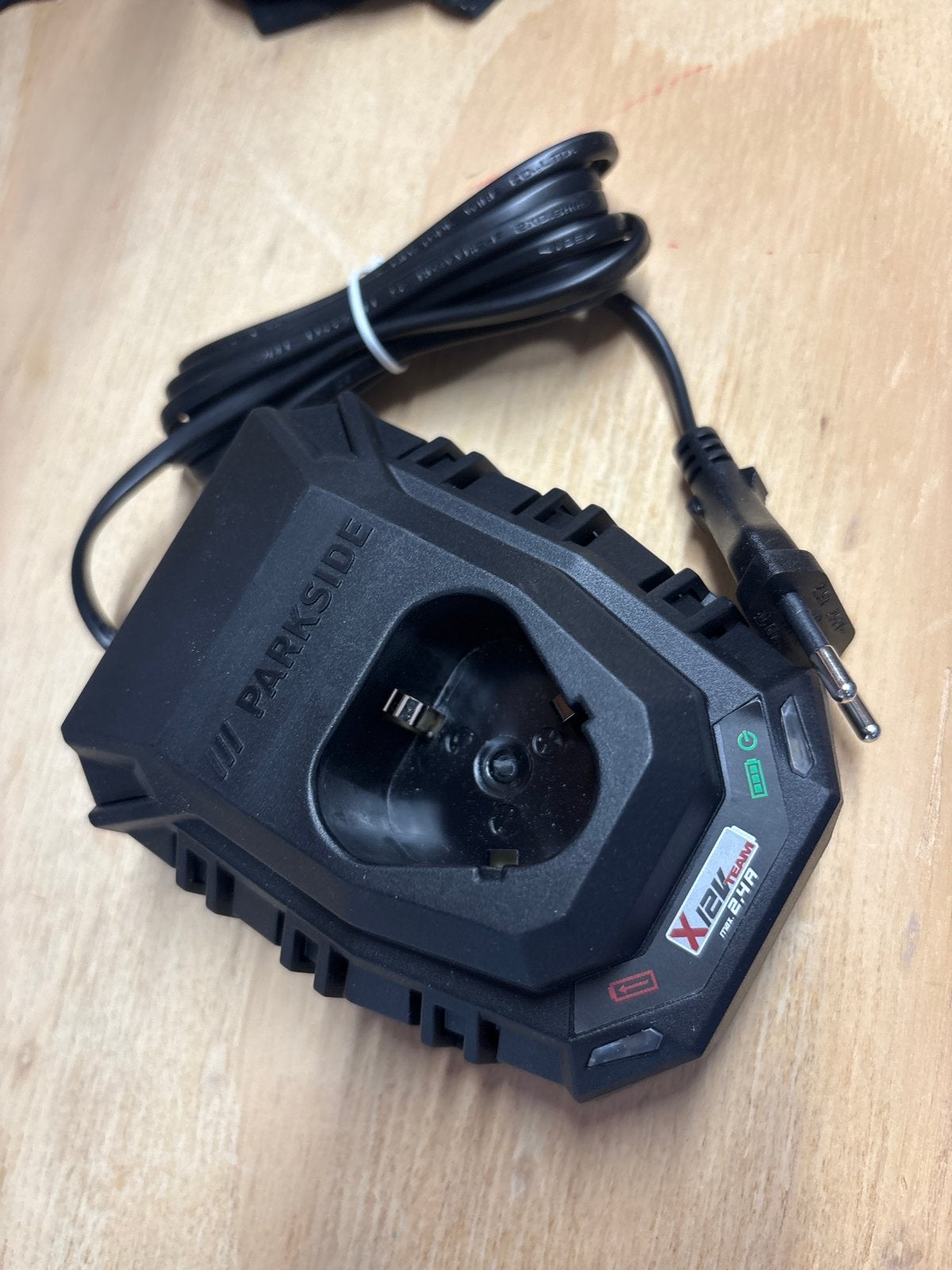 Parkside Oplader 12V 2.4A - Ongebruikt, Ophalen, Nieuw