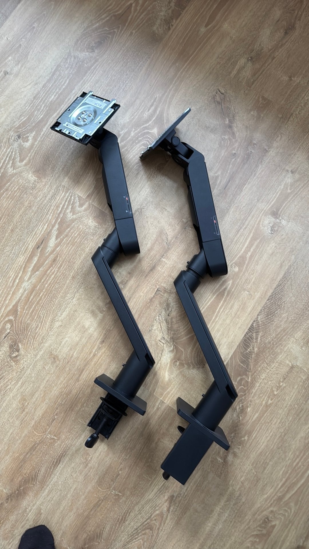 Dell monitor arm MSA20 (2 stuks), Ophalen, IPS, Full HD, Zo goed als nieuw