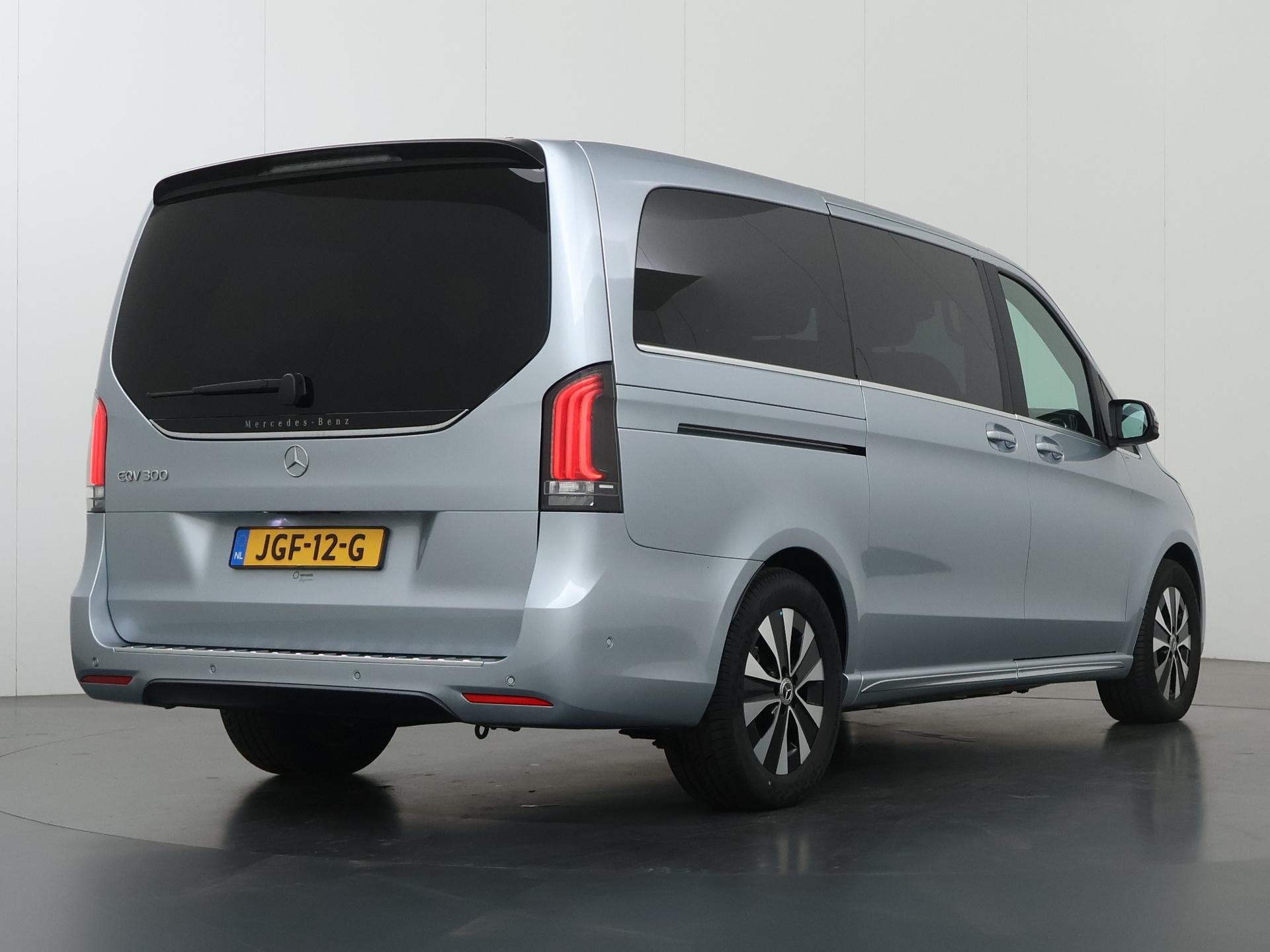 Mercedes-Benz EQV 300 | Lang L2 | Avantgarde | 90 kWh | Lede, Gebruikt, Zwart, 365 km, 7 stoelen