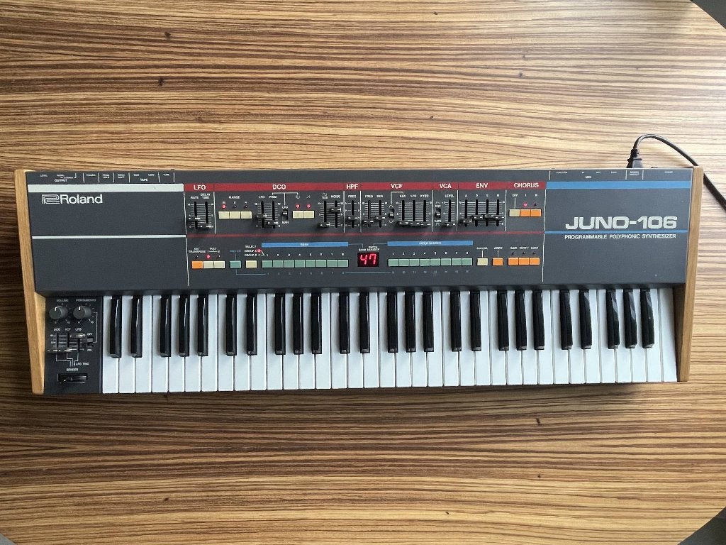 Roland Juno-106 61-Key Programmable Polyphonic Synthesizer, Ophalen, Zo goed als nieuw, 61 toetsen, Roland