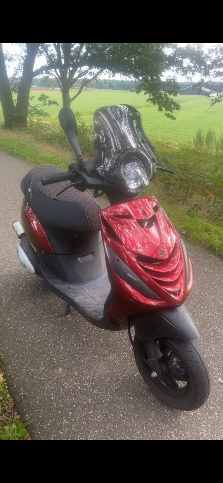 Piaggio Zip 70cc, Fietsen en Brommers, Ophalen, Zo goed als nieuw, Benzine, Zip