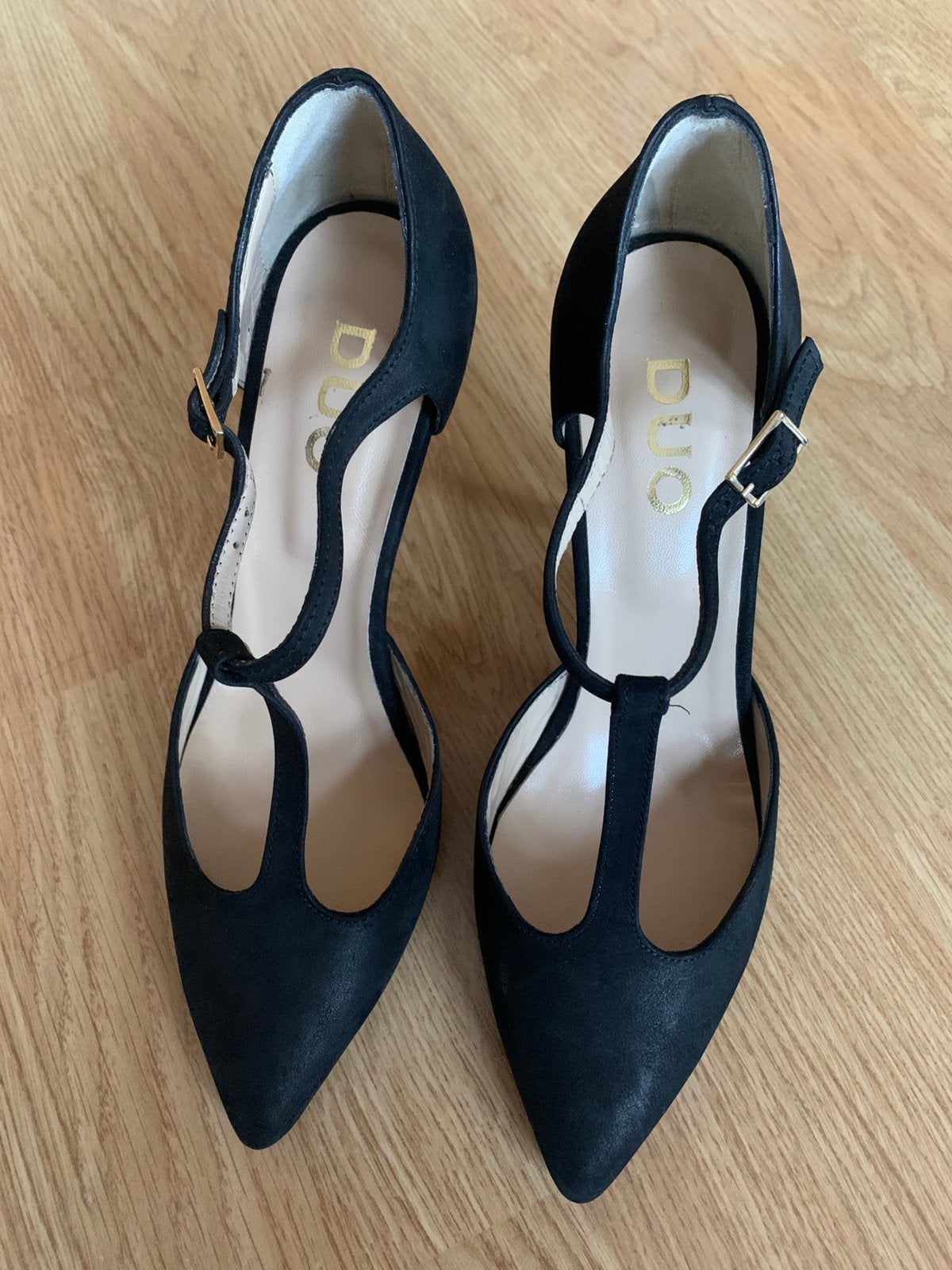 Zwarte swede schoenen, Ophalen of Verzenden, Zo goed als nieuw, Zwart