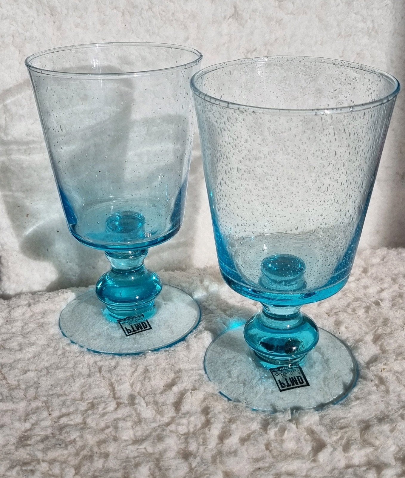 Set van 2 PTMD Collection wijnglazen , Lichtblauw handgeblaz, Verzenden, Zo goed als nieuw, Overige typen