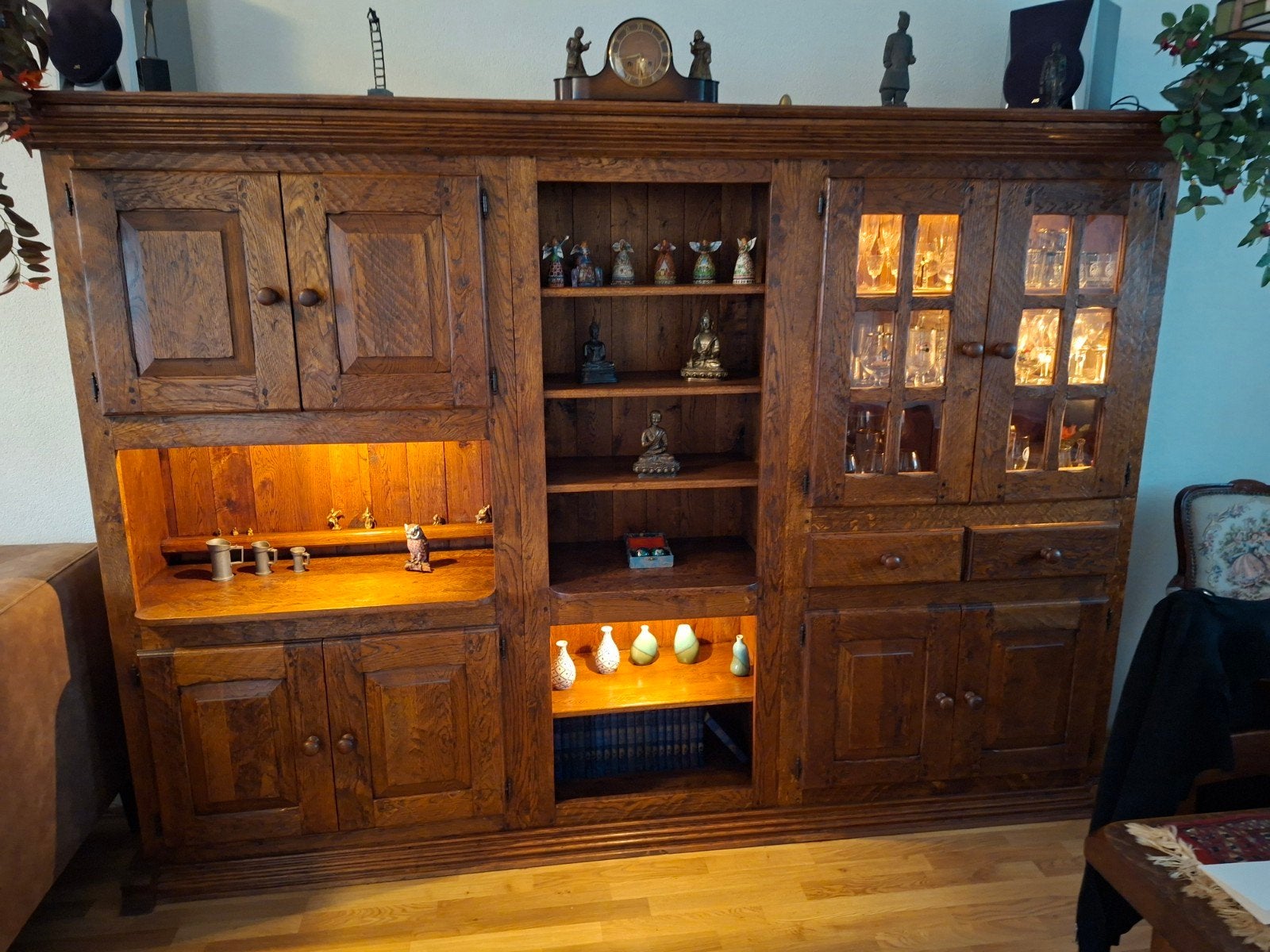 Ambachtelijke Drentse wandkast (Massief Eiken) met verlichti, Ophalen of Verzenden