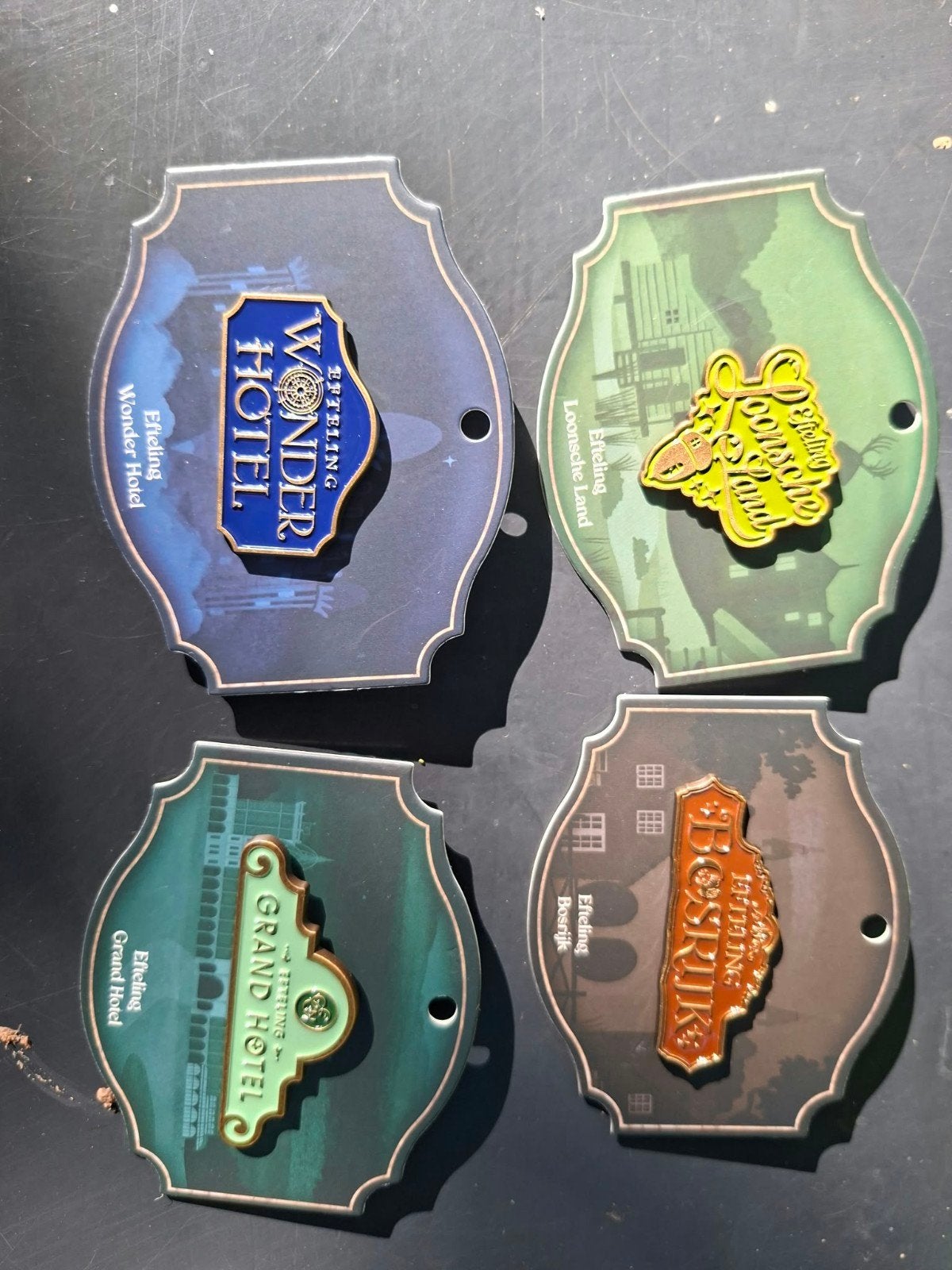 efteling exclusive hotels pin set, Ophalen of Verzenden, Nieuw, Button of Speldje