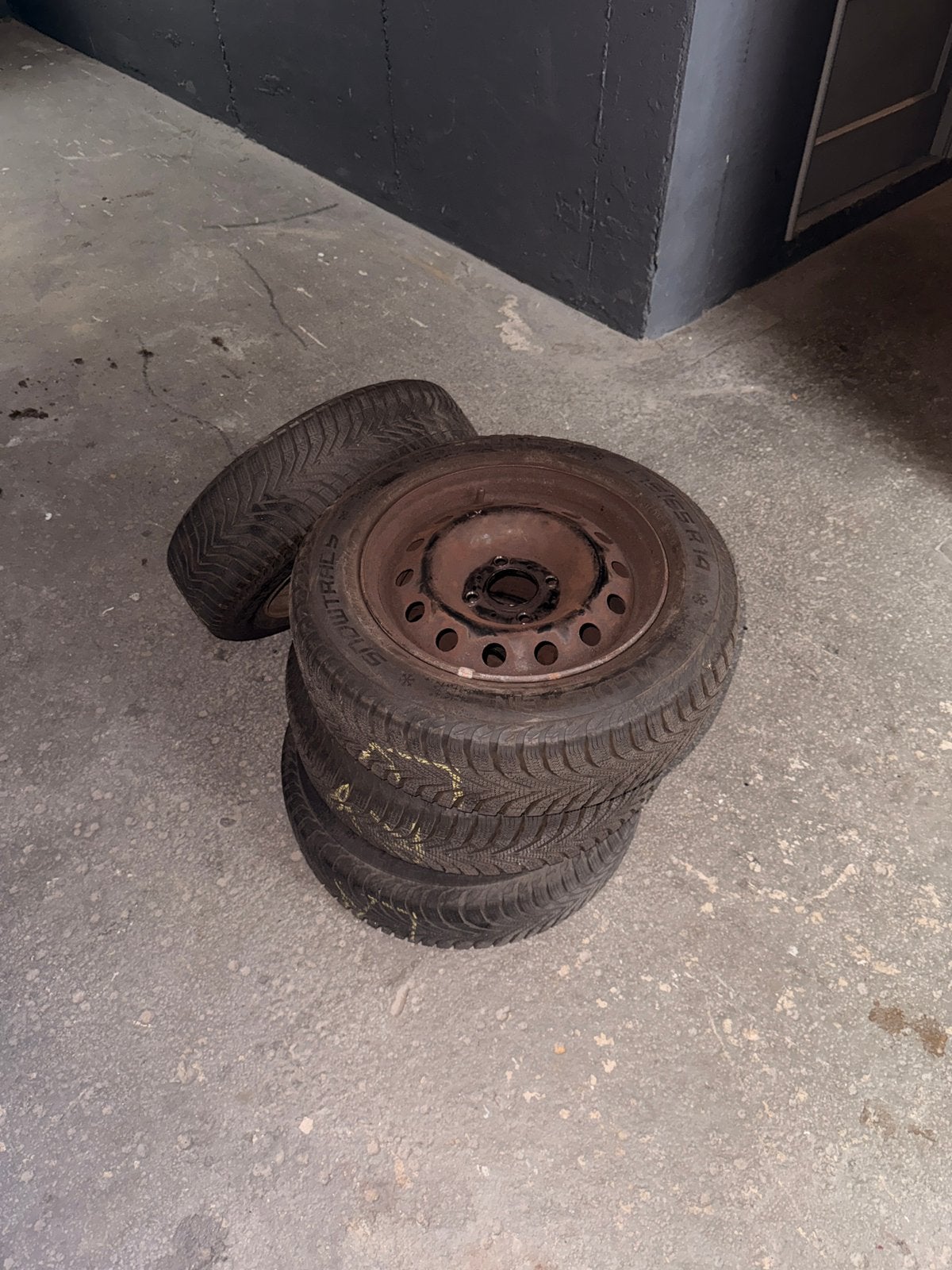 Vredestein winterbanden, 19 inch, 175 mm, Banden en Velgen, Nieuw