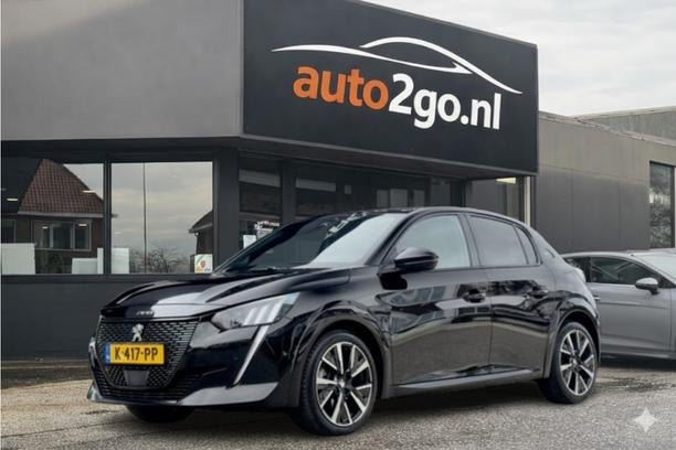 Peugeot 208 1.2 AUT8 GT-PACK 131PK PANODAK LEDER NAVI CAMERA, Gebruikt, Euro 6, 1199 cc, 1133 kg
