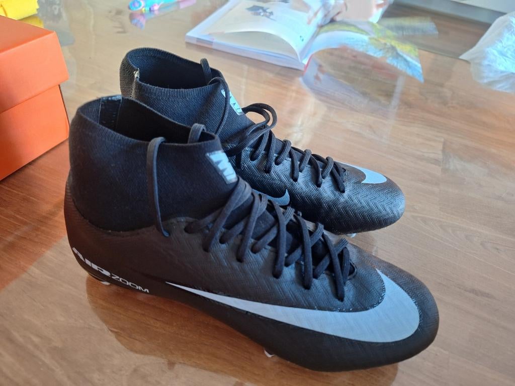 Nike voetbal schoen maat 39, Ophalen, Zo goed als nieuw, Schoenen