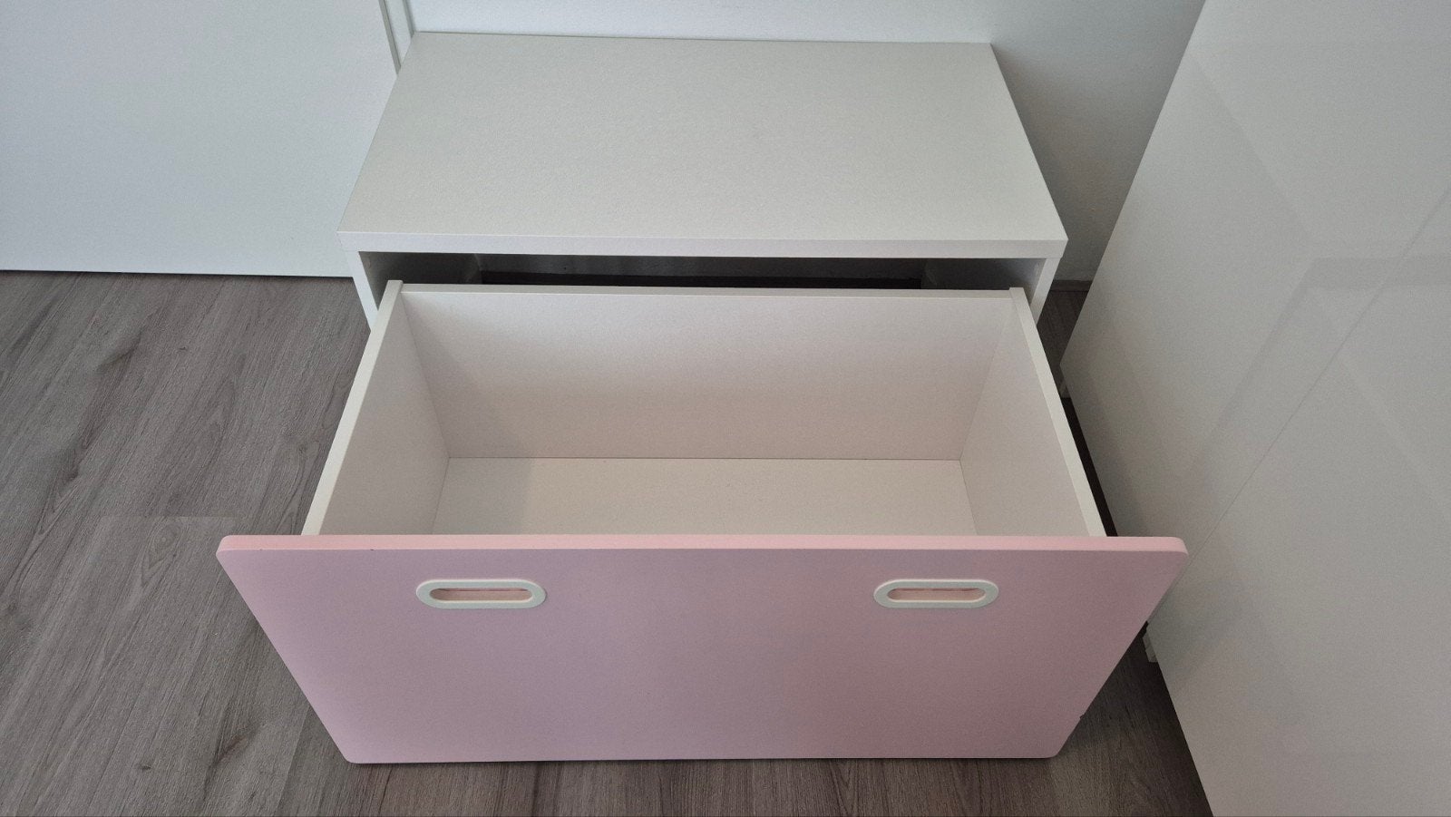 Ikea Stuva opbergbankje met kussen - roze/wit, Ophalen, Gebruikt, Overige typen