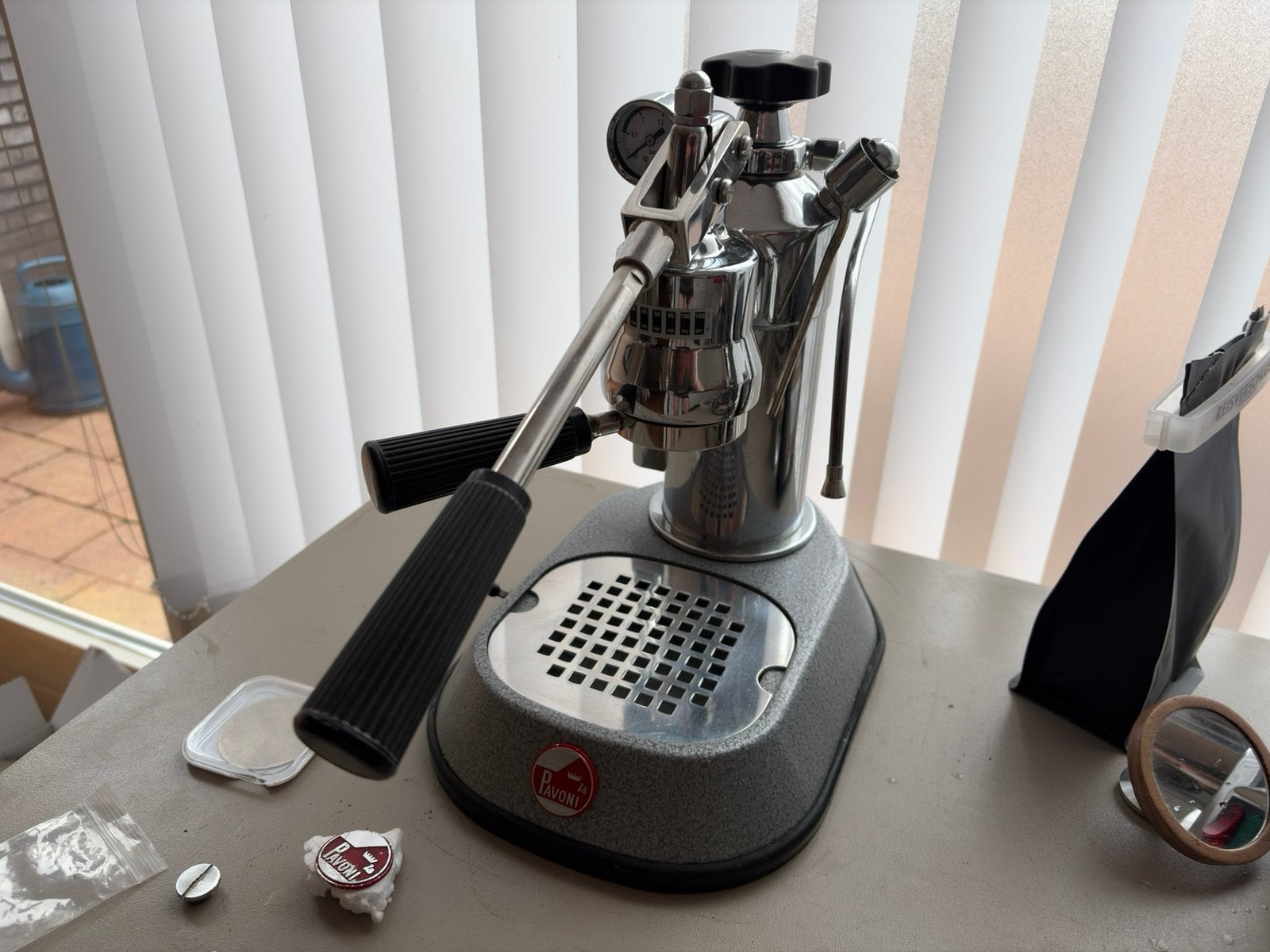 La Pavoni europiccola, Witgoed en Apparatuur, Ophalen, Espresso apparaat