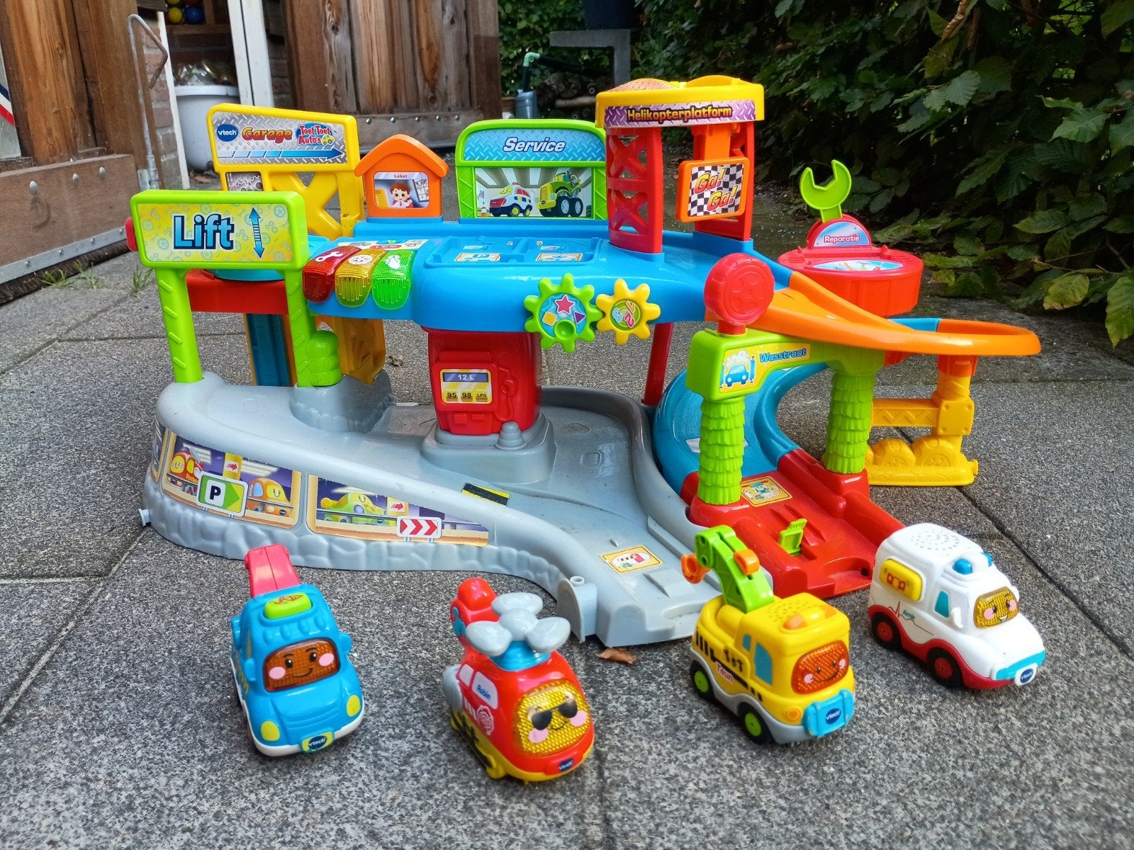 VTech speelgarage met 4 autootjes, Kinderen en Baby's, Ophalen, Gebruikt