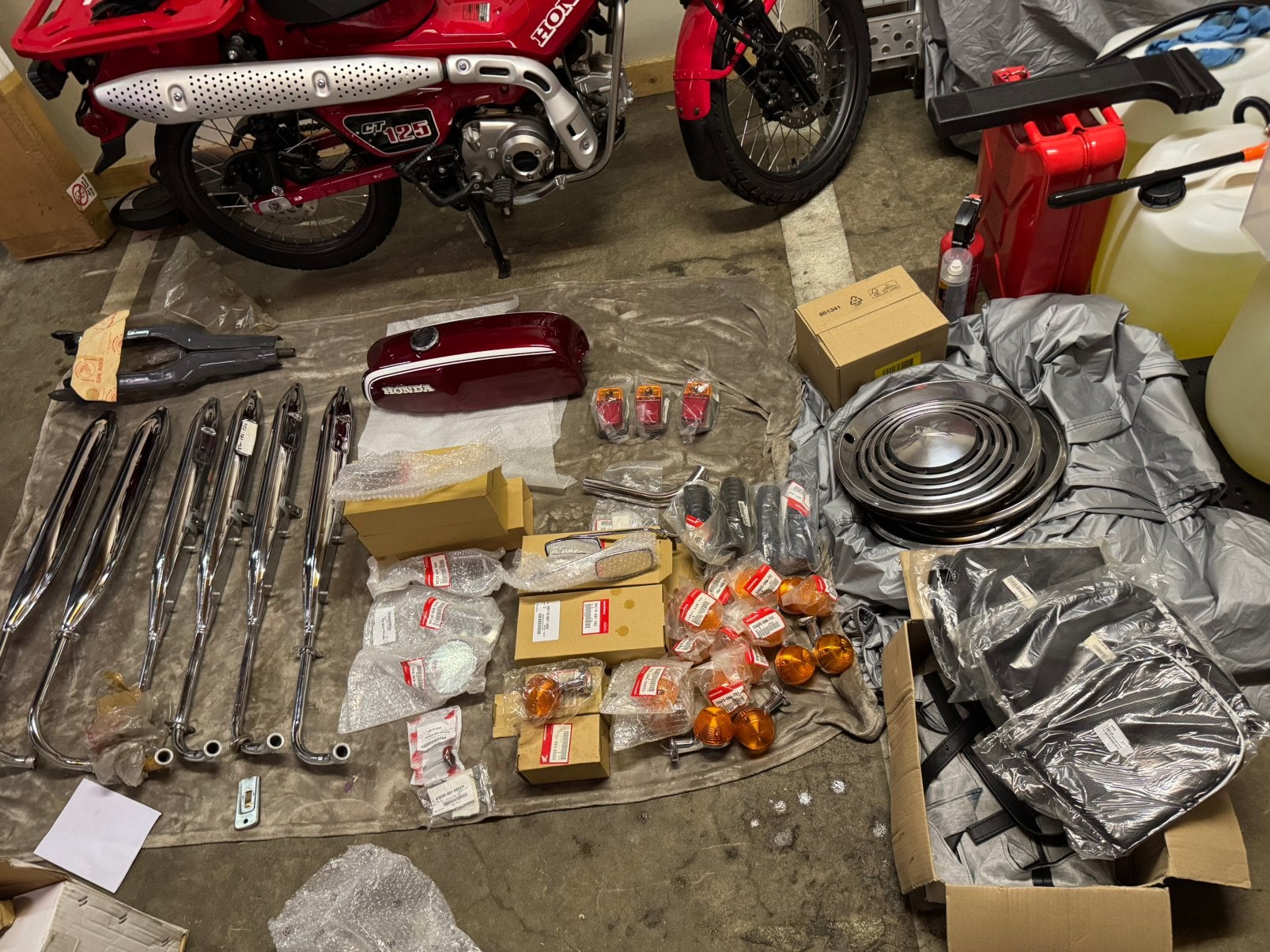Honda SS/C/CD ORIGINELE NIEUWE ONDERDELEN., Ophalen, Nieuw, Overige typen, Overige merken