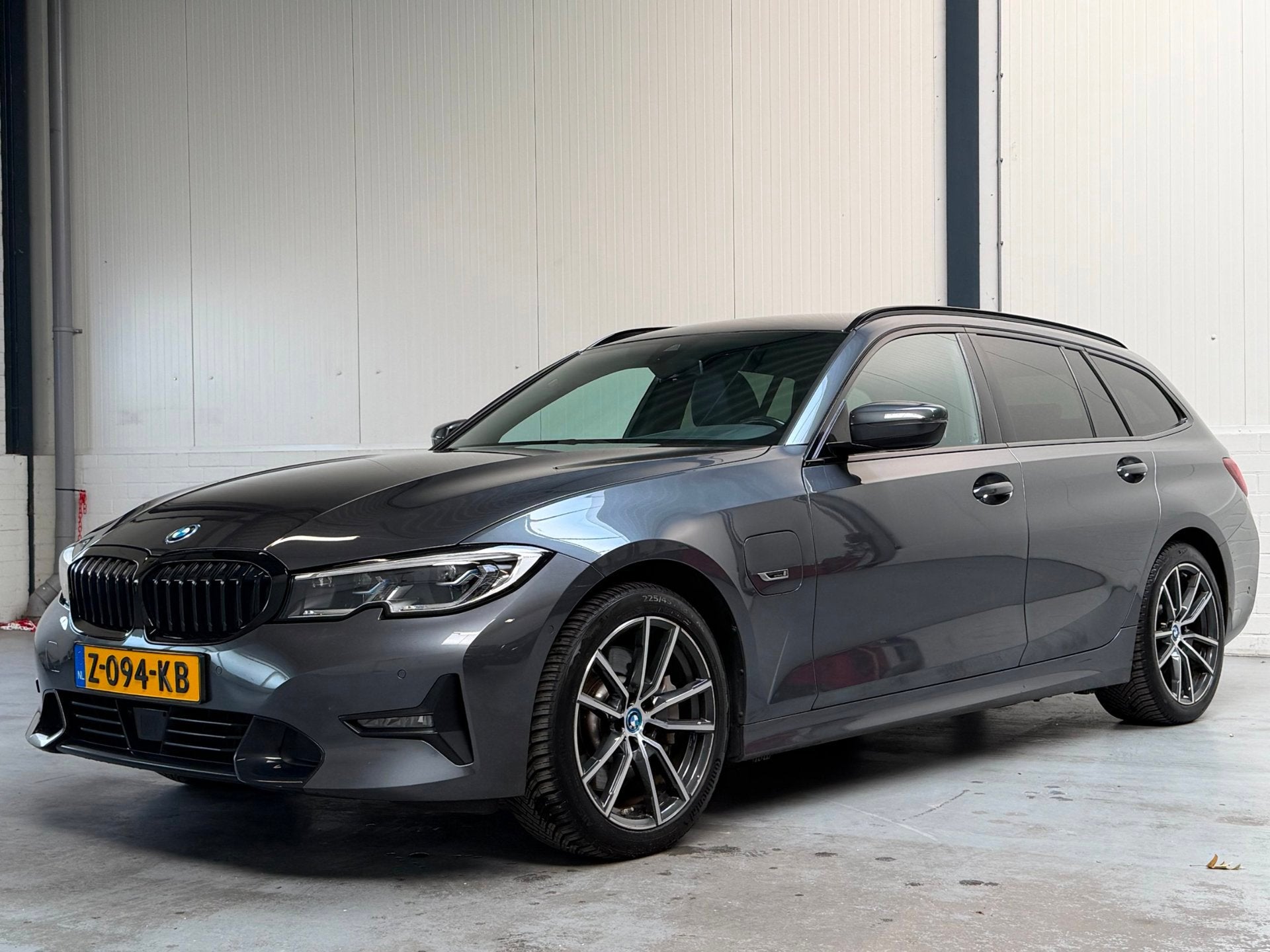 BMW 3-serie Touring 330e|Laser|Keyless|H.U.D|Dealer O.H., Auto's, Achterwielaandrijving, 4 cilinders, Leder en Stof, Plug-in hybride