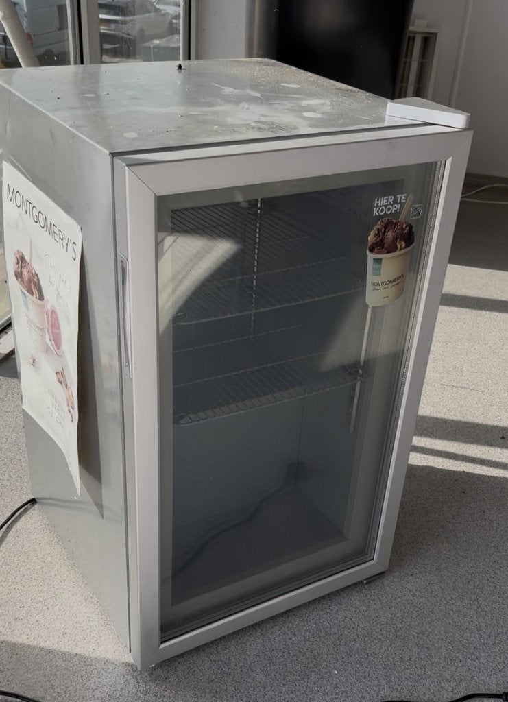 Vriezer met glazen deur, Gebruikt, Minder dan 60 cm, Ophalen of Verzenden, Vrijstaand