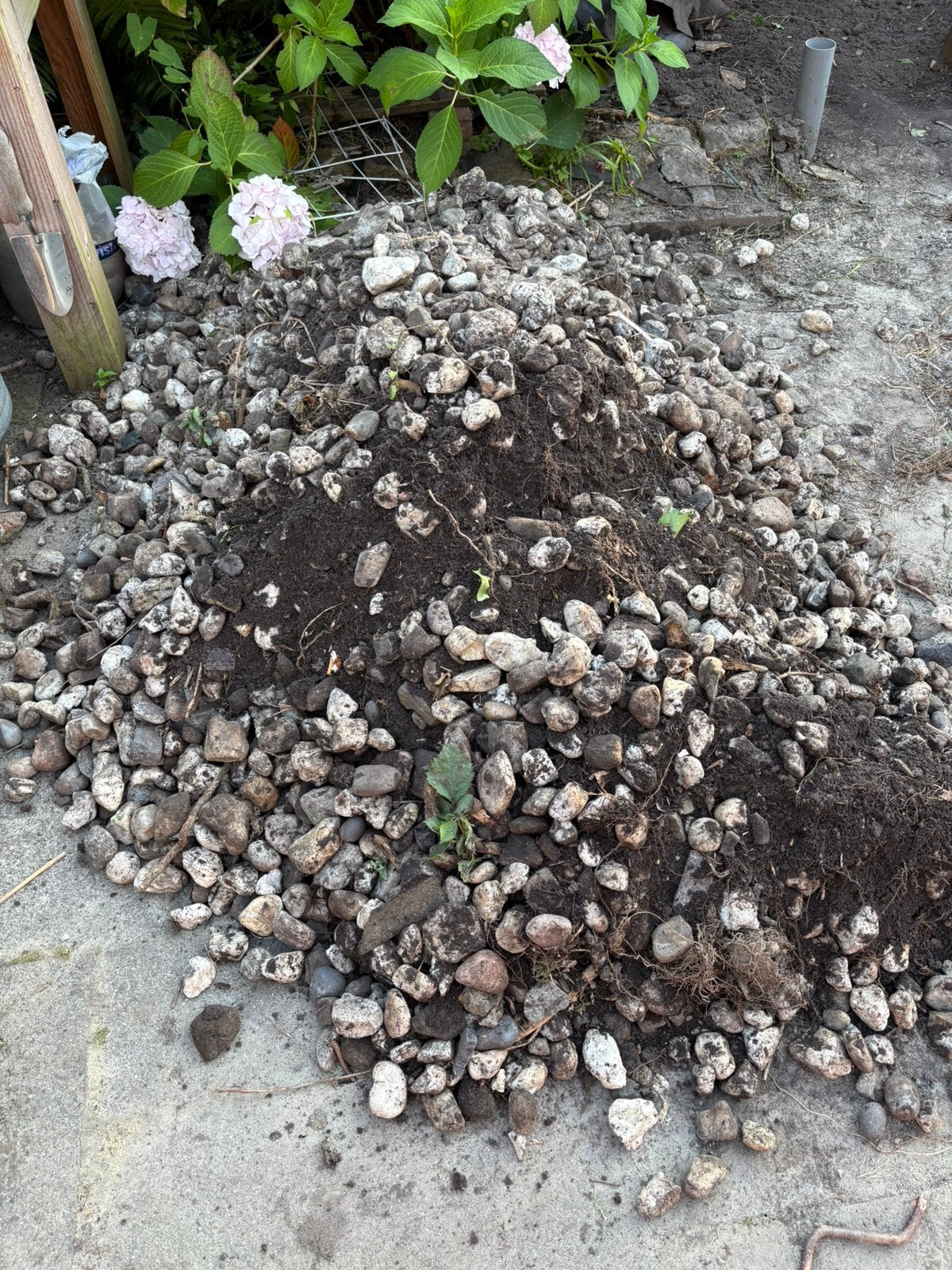 Gratis af te halen: Circa 1 kuub grof grind, Tuin en Terras, Grind, Keien en Split, Ophalen, Zo goed als nieuw