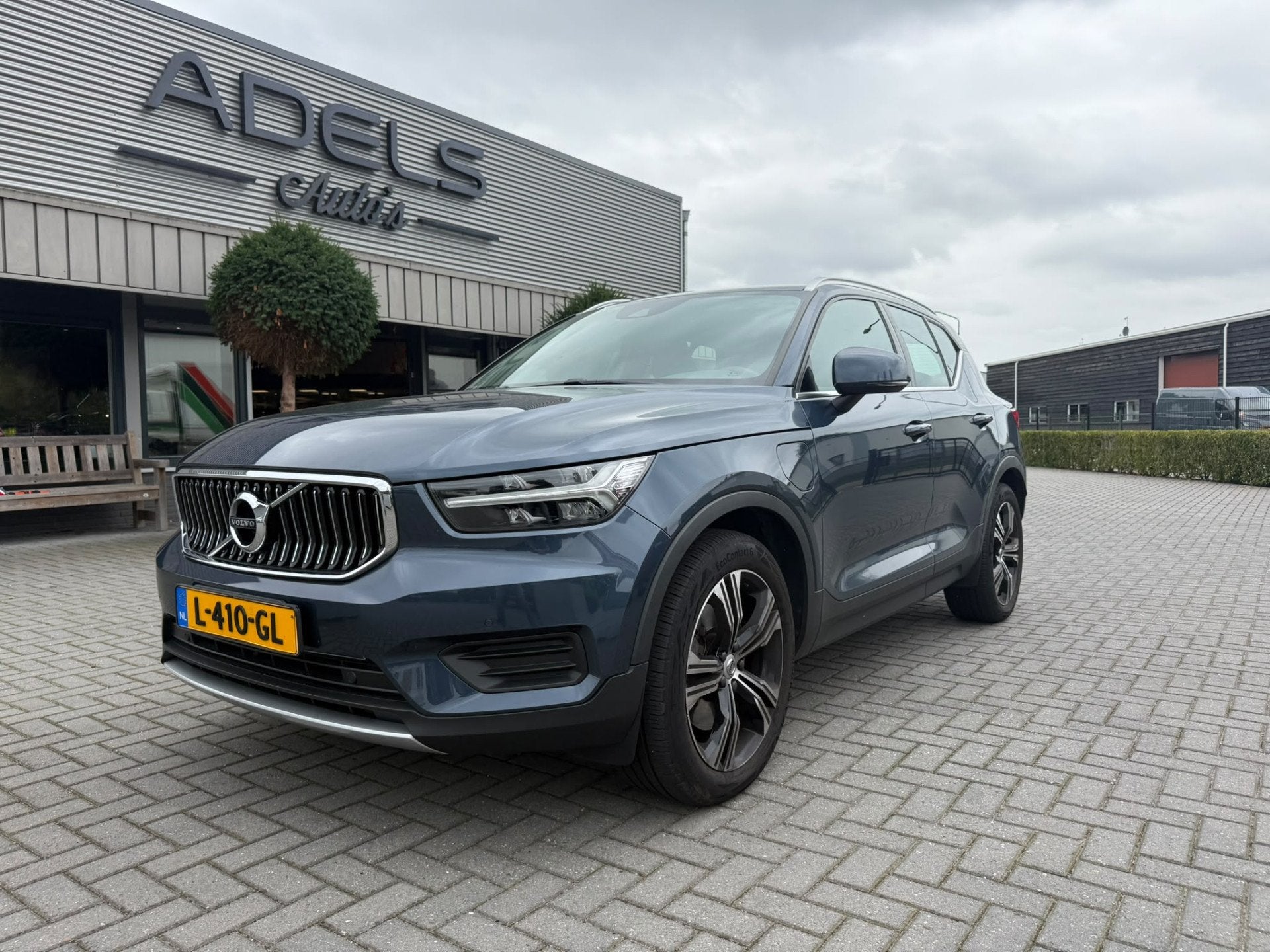 Volvo XC40 1.5 T4 Recharge Inscription Expression NL Auto NA, Dealer onderhouden, Stof, Blauw, Bedrijf