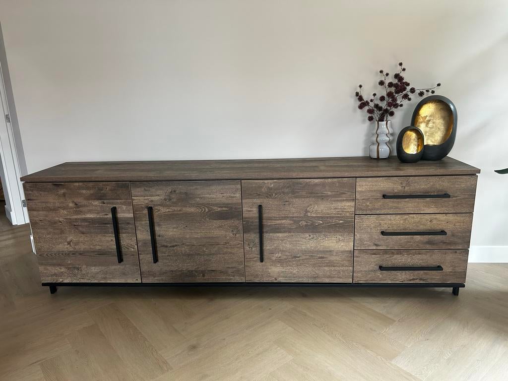 Dressoir met houtnerf, Huis en Inrichting, Kasten | Dressoirs, Ophalen, Zo goed als nieuw, 200 cm of meer, 25 tot 50 cm