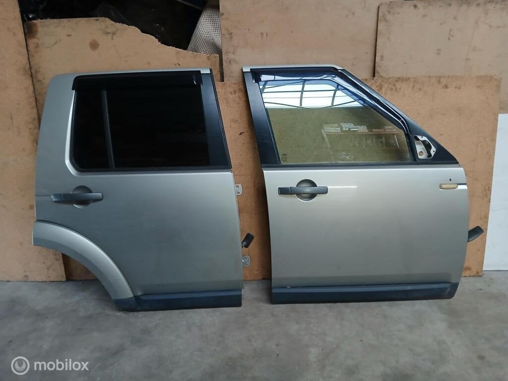 Deur Land Rover Discovery 4 IV Portier rechts voor achter, Auto-onderdelen, Land Rover, Deur, Achter, Ophalen of Verzenden