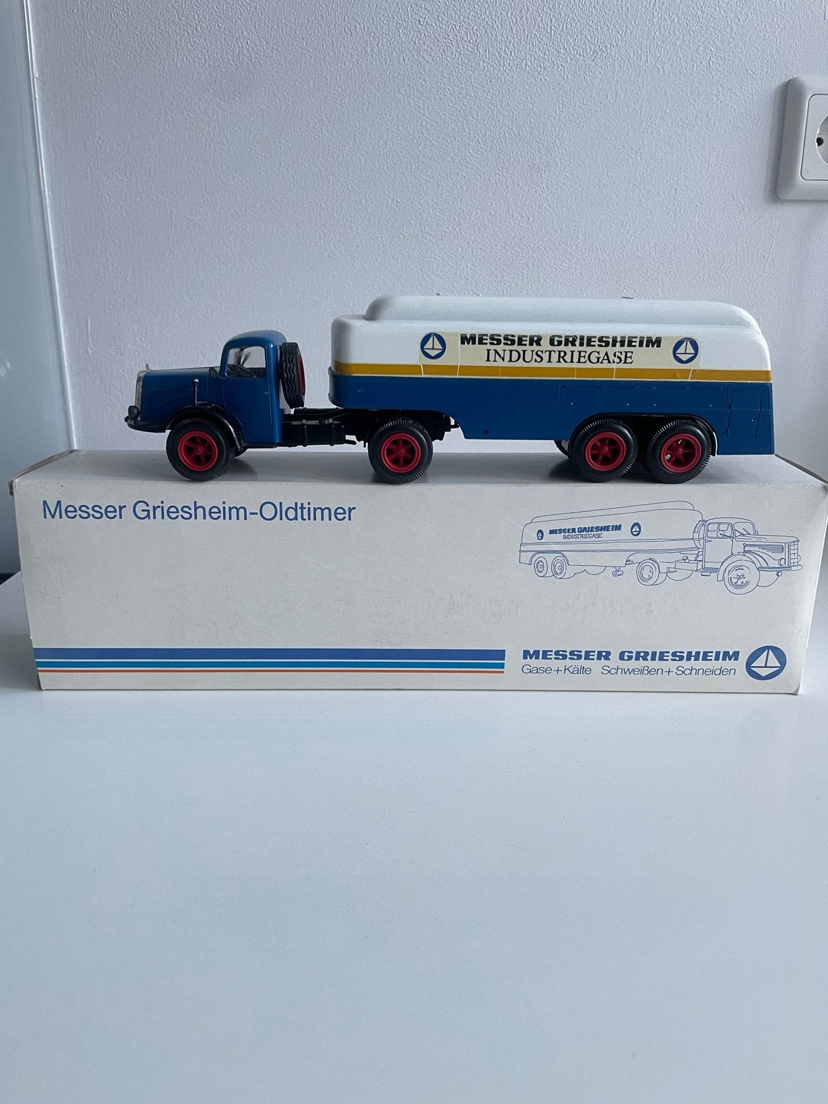 Messer Griesheim Oldtimer Tankwagen Model 1:43, Overige merken, 1:32 tot 1:50, Ophalen of Verzenden, Zo goed als nieuw