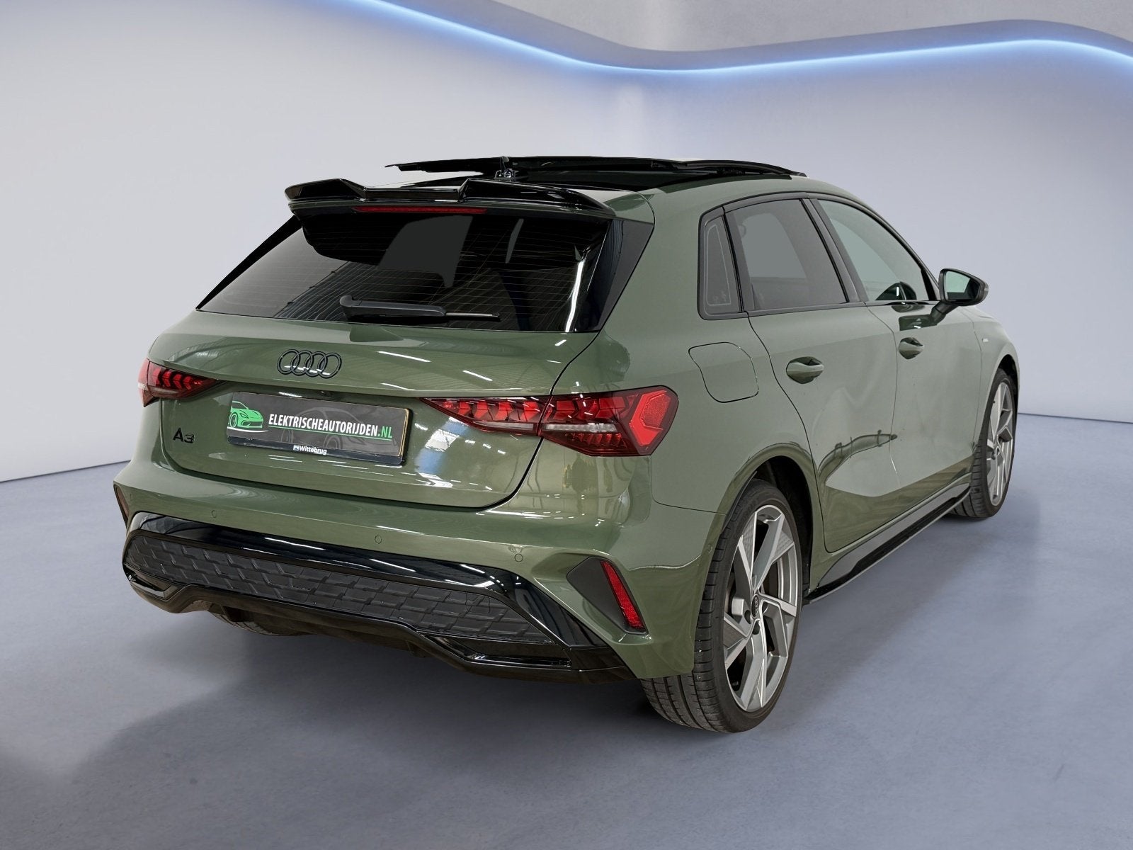 Audi A3 Sportback 40 TFSI e S edition|PANO| SFEER |MATRIX|NA, Auto's, 4 cilinders, 150 pk, Leder en Stof, Bedrijf