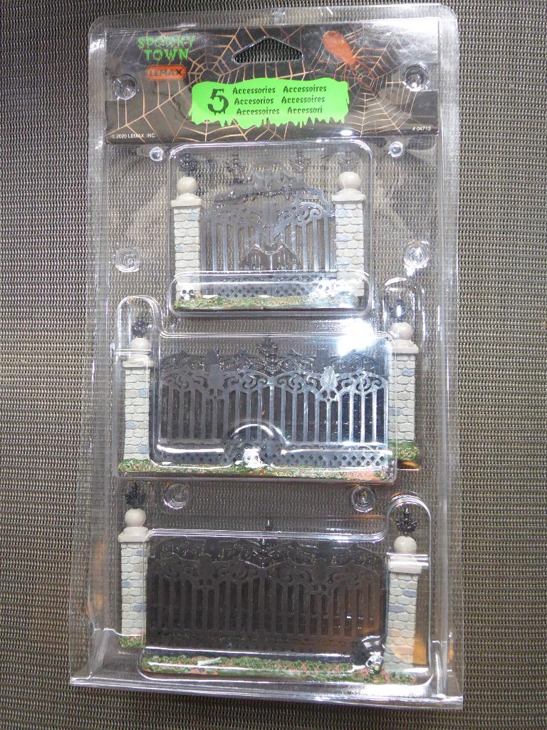 Spookytown Figurines  -- Bat fence gate -- IK ruim op, Diversen, Kerst, Ophalen of Verzenden, Nieuw