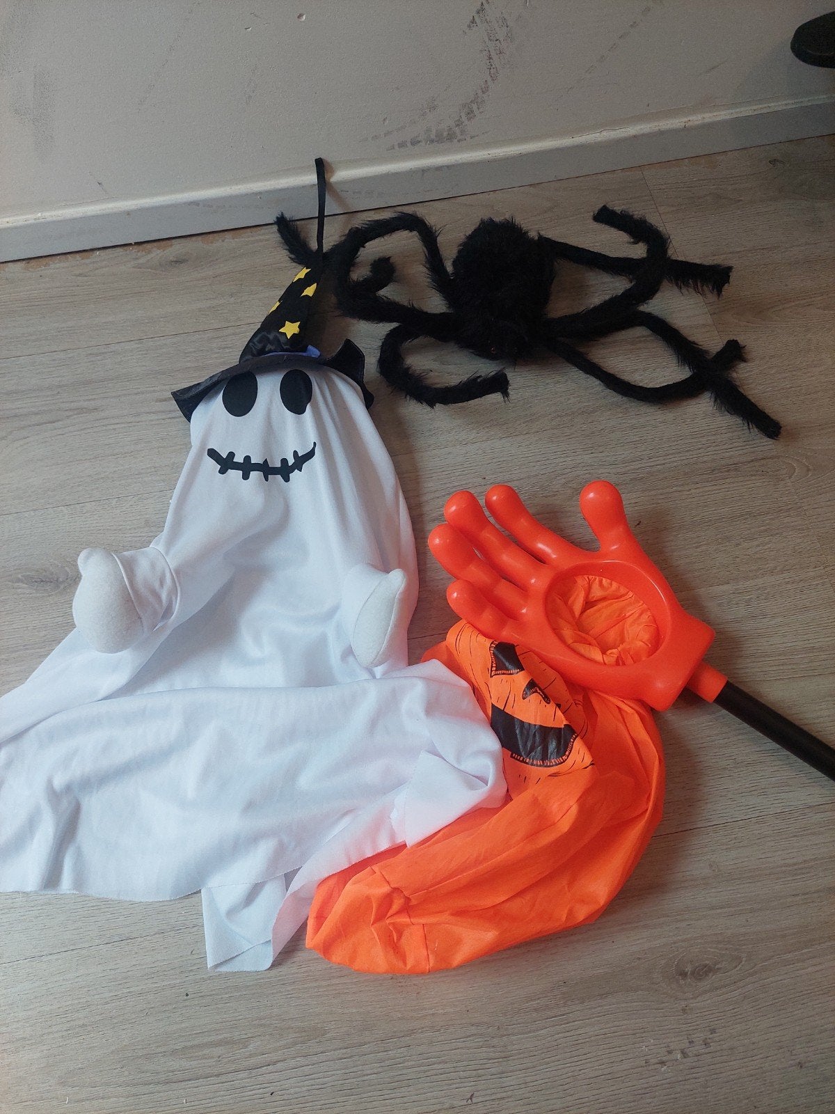 Halloween decoratie set: Spook, spin en pompoen, Hobby en Vrije tijd, Feestartikelen, Ophalen of Verzenden, Gebruikt, Feestartikel