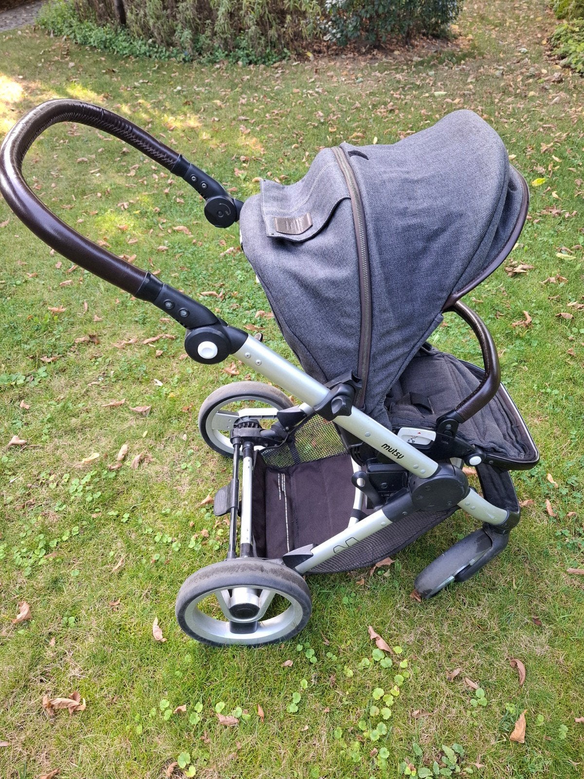 Mooie Mutsy kinderwagen met regenhoes en parasol, Ophalen, Gebruikt, Mutsy