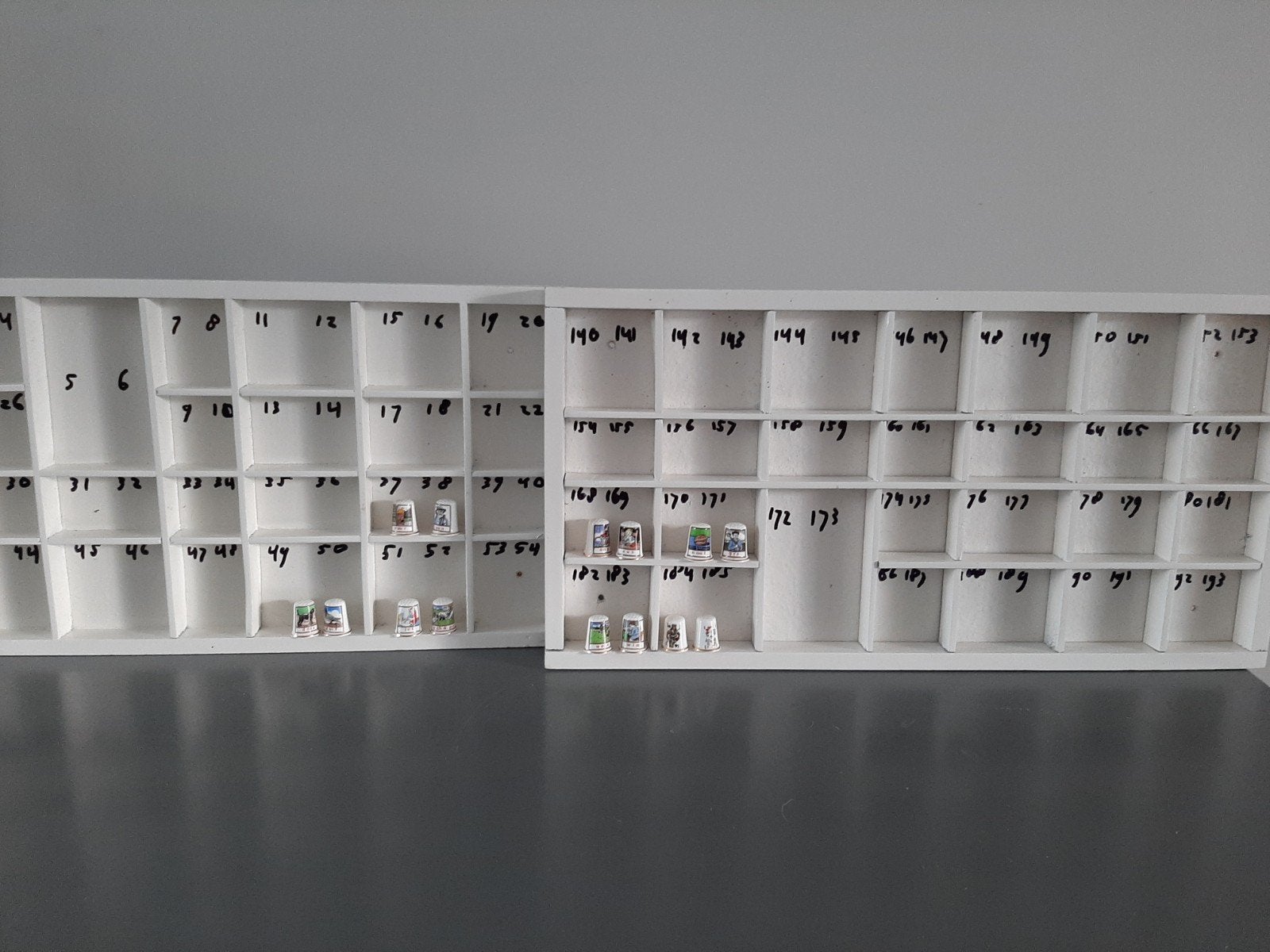 letterbakken voor bv vingerhoedjes, Verzamelen, Vingerhoedjes, Ophalen of Verzenden, Gebruikt