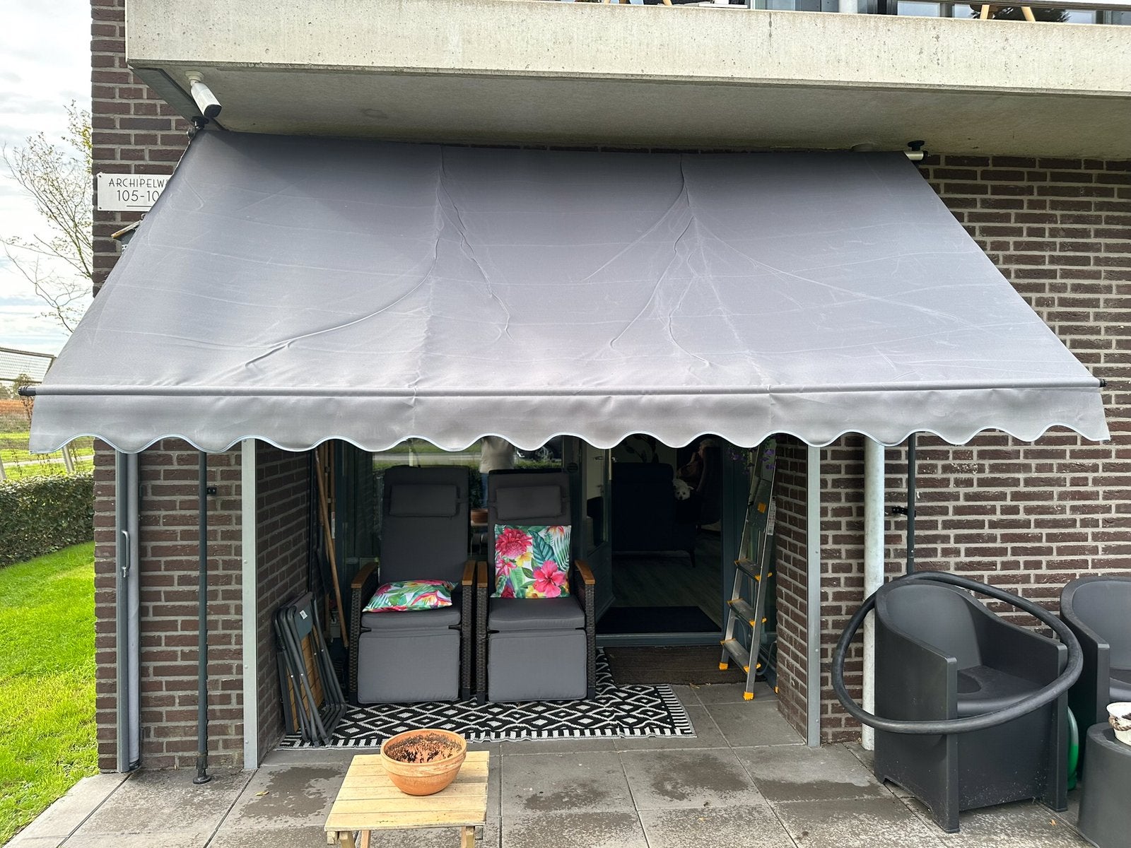 Zonnescherm, Ophalen, Zo goed als nieuw, Knikarmscherm