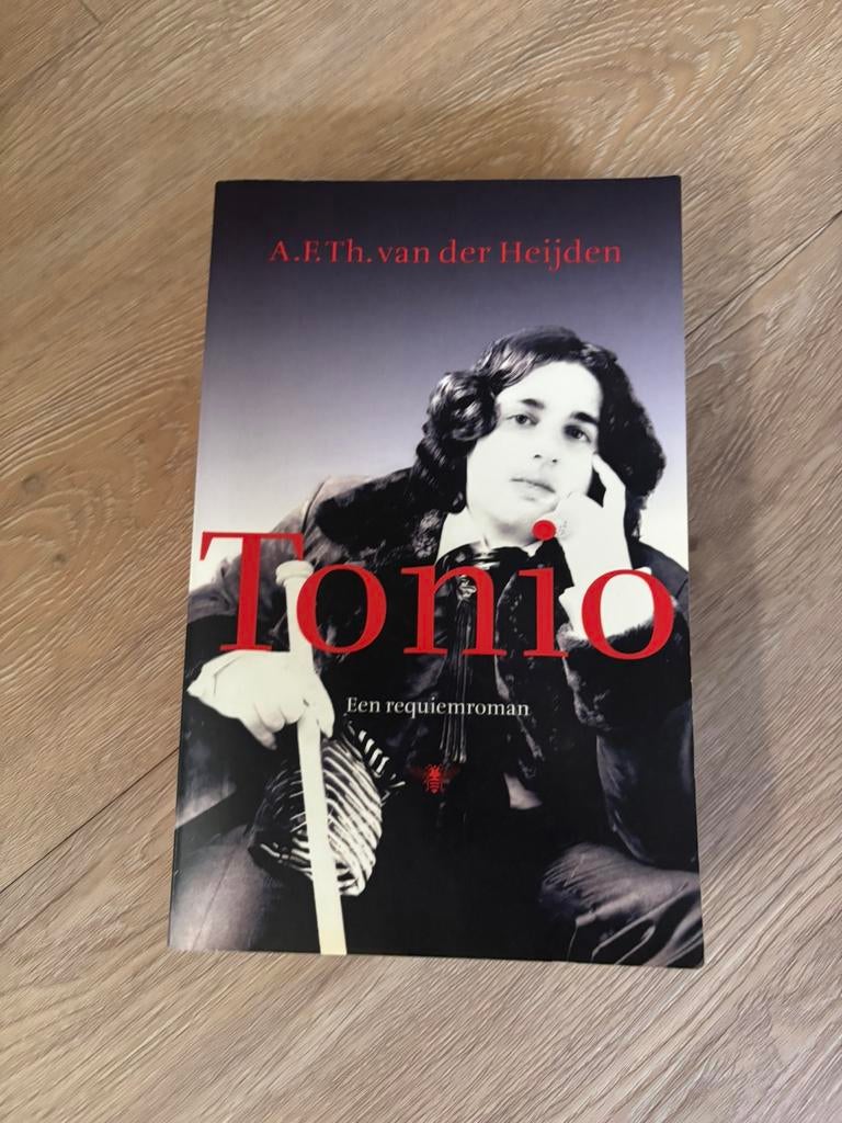 Tonio van A.F.Th. van der Heijden, Ophalen of Verzenden, Zo goed als nieuw