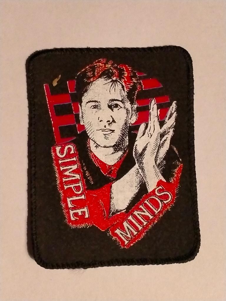 Simple Minds new Wave vintage pop muziek kleding patch RARE, Ophalen of Verzenden, Zo goed als nieuw, Kleding