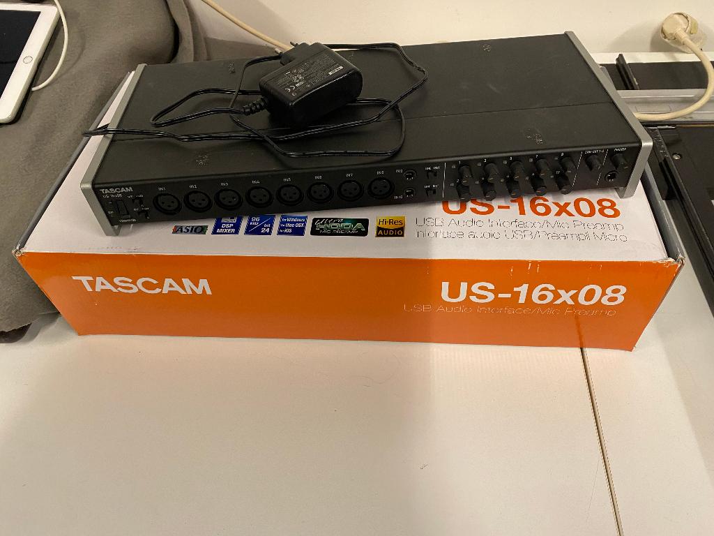 Tascam US 16x8 geluidskaart, Ophalen of Verzenden, Zo goed als nieuw