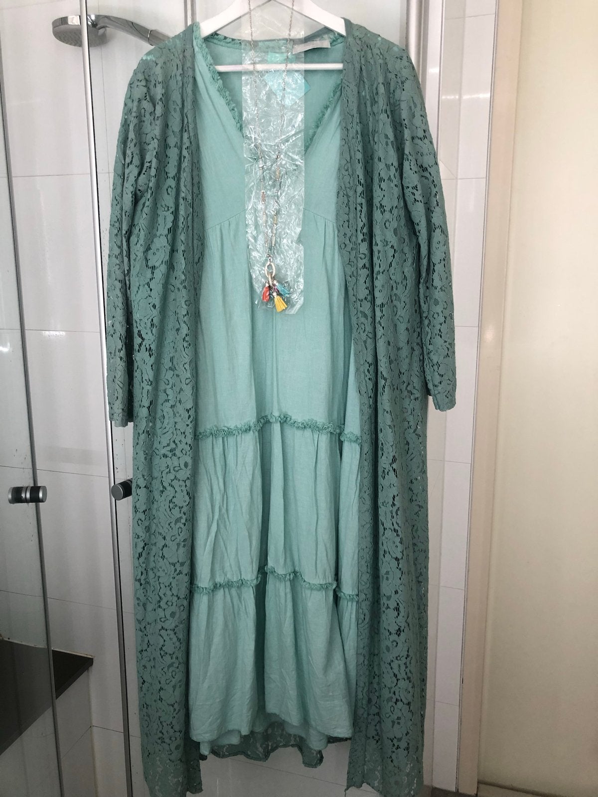 Nieuwe luxe Ibiza set: Jurk met vest van Lullu's Mode, Ophalen of Verzenden, Nieuw, Groen, Onder de knie