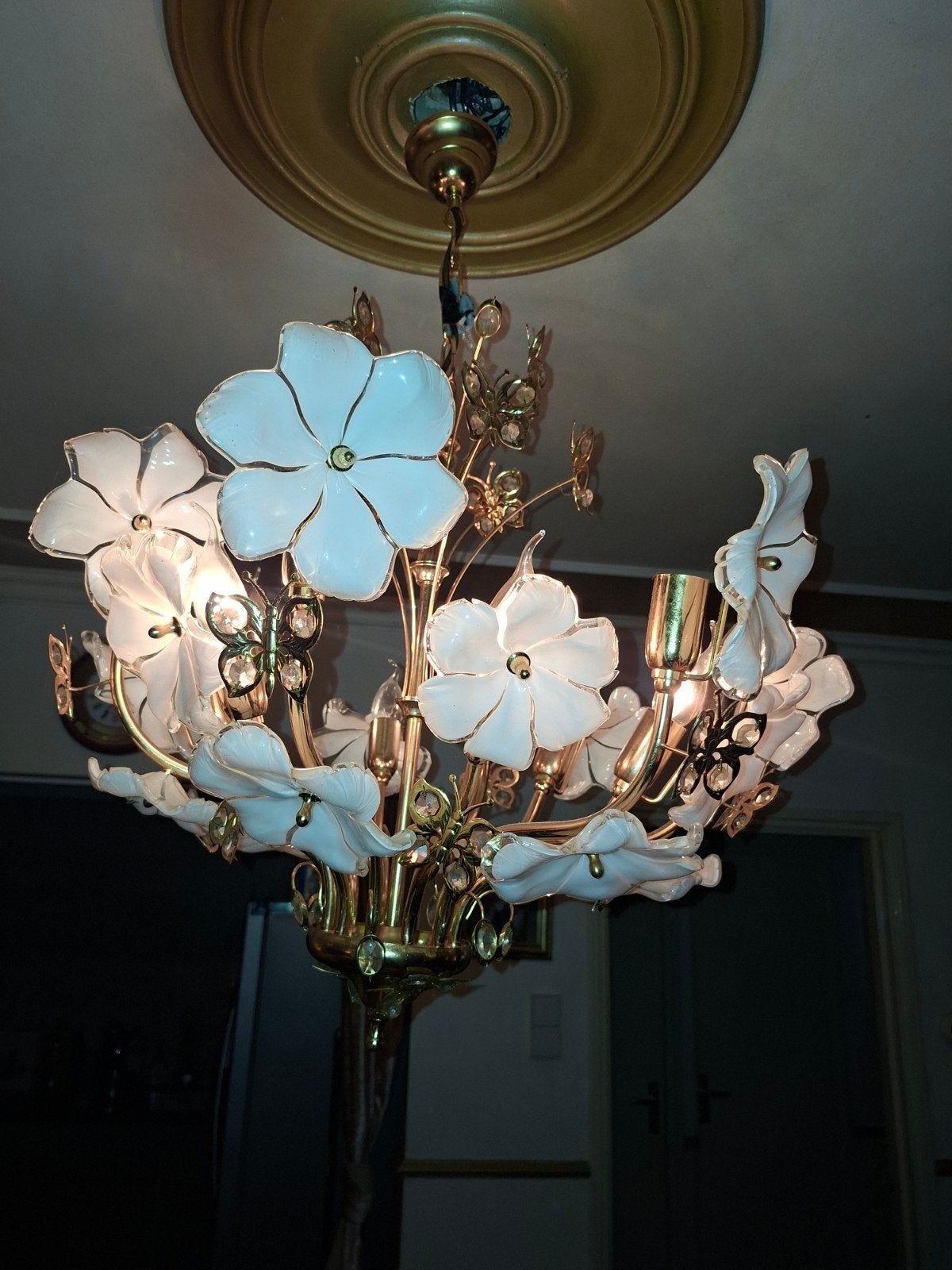 Prachtige Bloemvormige Kroonluchter met Gouden Accent, E14 (klein), Ophalen of Verzenden, Zo goed als nieuw, Glas