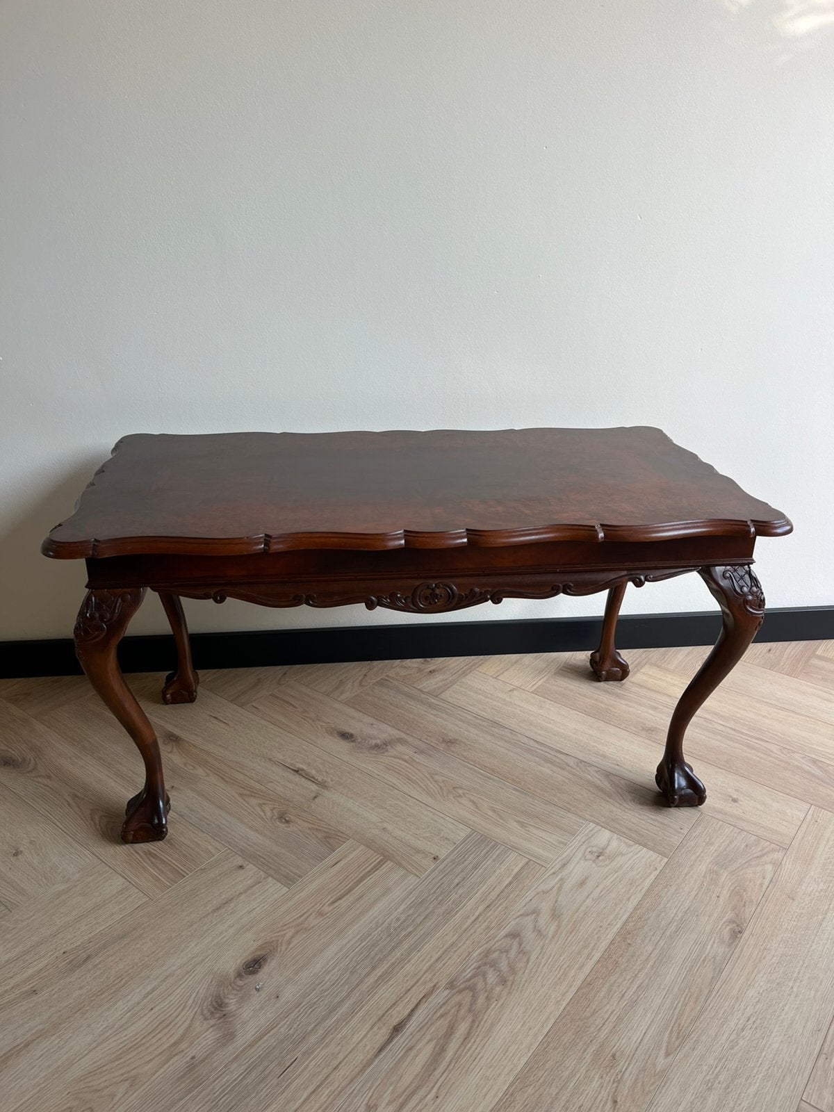 Antieke / vintage salontafel met prachtig houtsnijwerk, Ophalen