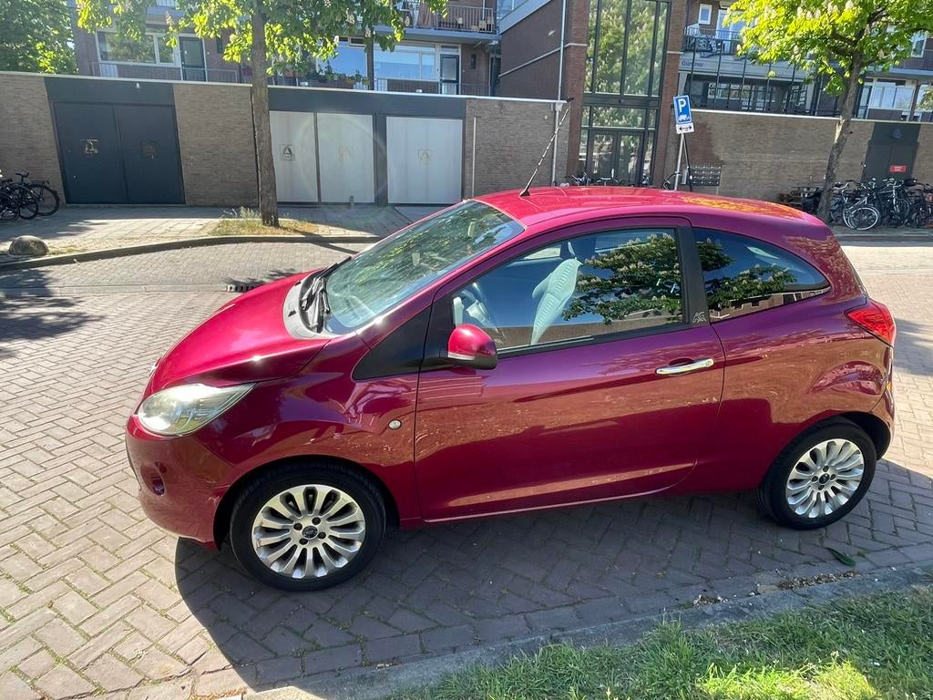 Ford Ka 1.2 69pk 2011 Roze - Nieuwe APK, Auto's, Voorwielaandrijving, Stof, 4 stoelen, Origineel Nederlands