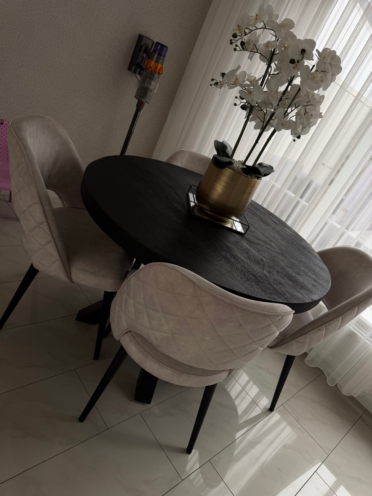 Moderne ronde eettafel met 4 stoelen, Ophalen, 100 tot 150 cm, Rond, Zo goed als nieuw