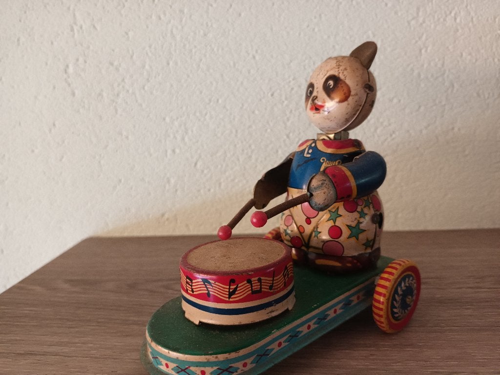Trommelende kat met bel, Antiek en Kunst, Ophalen of Verzenden