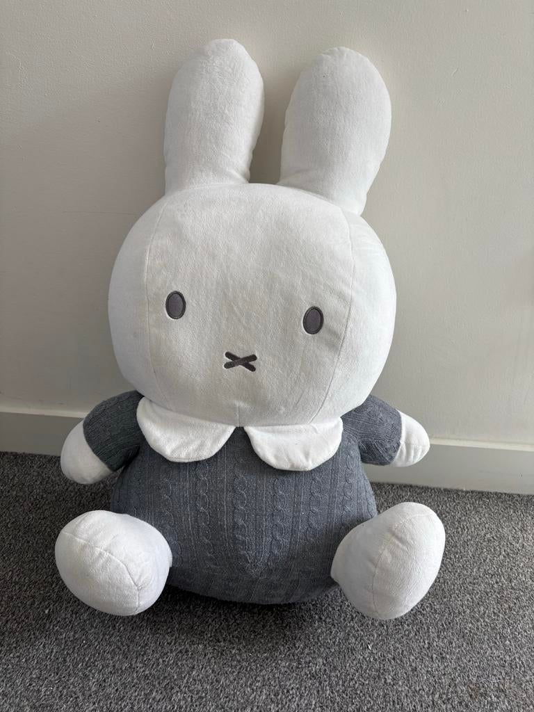 Grote Nijntje knuffel 70 cm - Zo goed als nieuw, Kinderen en Baby's, Speelgoed | Knuffels en Pluche, Konijn, Nijntje, Ophalen of Verzenden