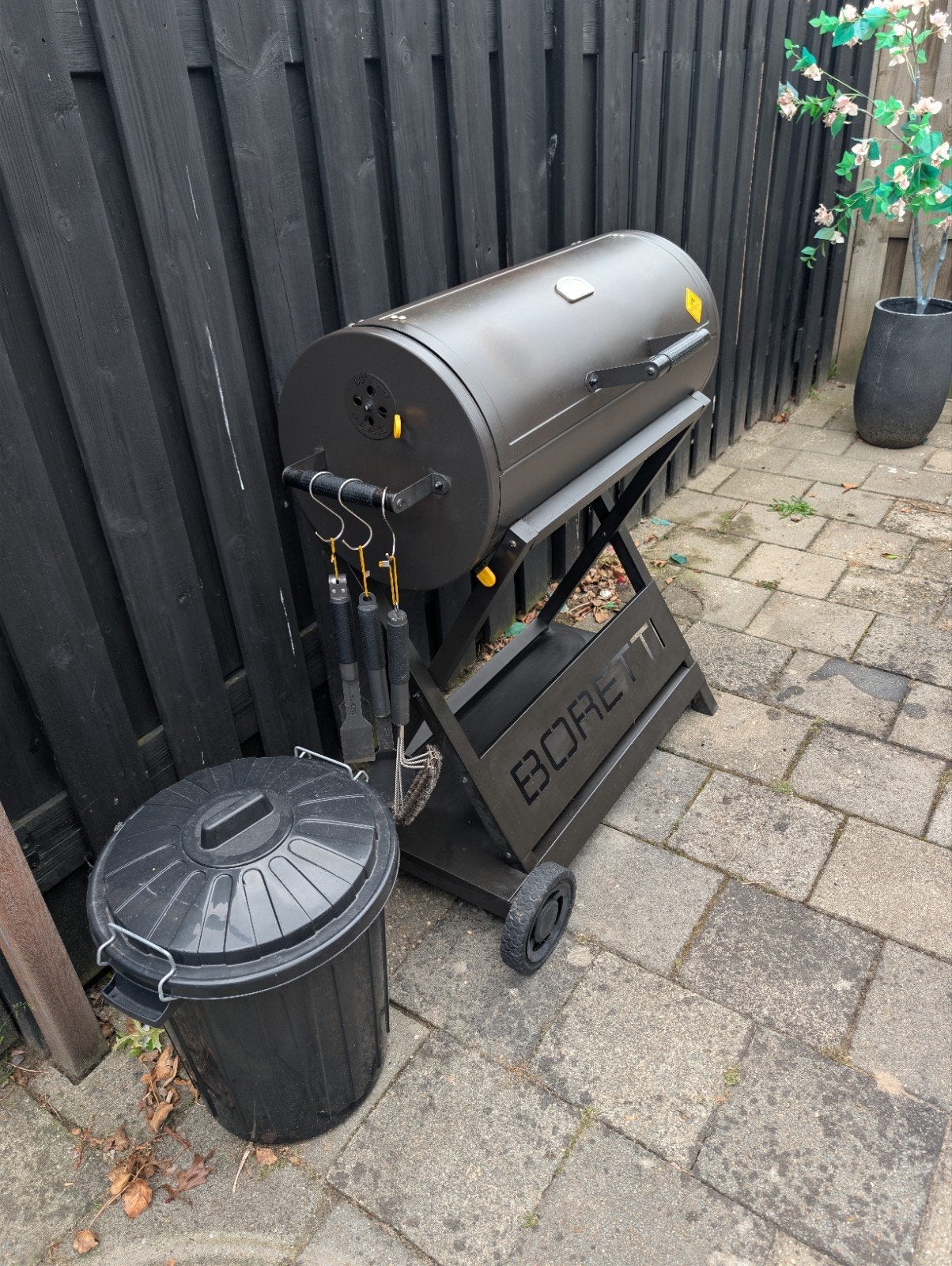Boretti Barilo Kolen BBQ met accessoires, Ophalen