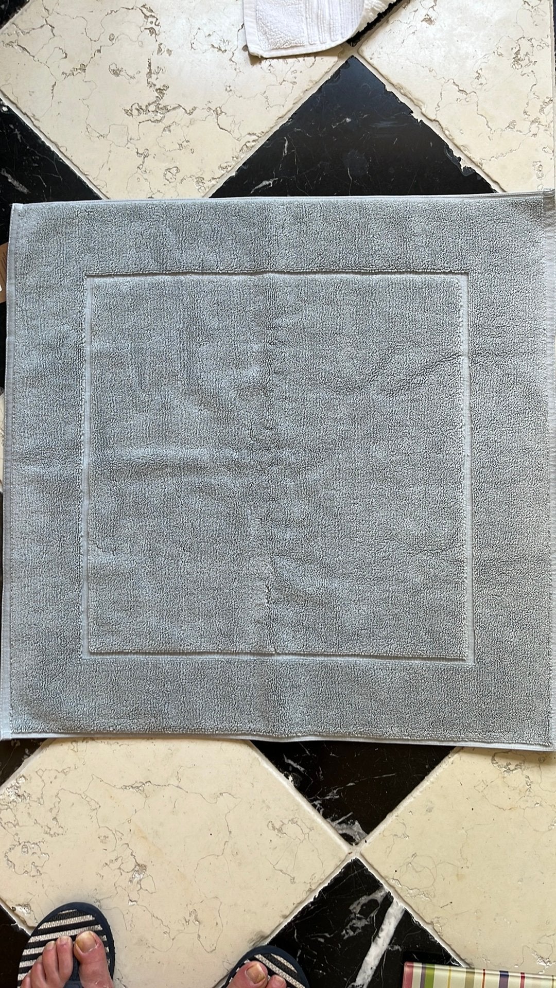 Badmat 60x60 licht grijs - nieuw met prijskaart - aquanova, Overige merken, Nieuw, Ophalen of Verzenden, Badmat