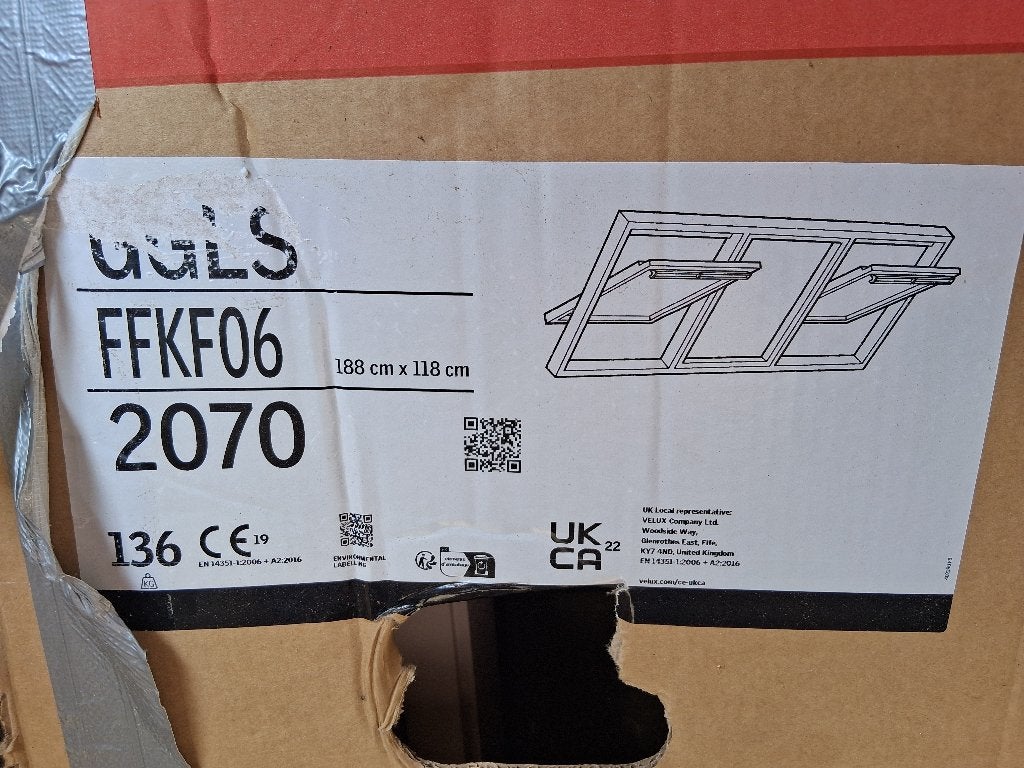 Nieuw Velux dakraam FFKF06 188x118 met veiligheidsbeglazing, Doe-het-zelf en Verbouw, Kozijnen en Schuifpuien, Raamkozijn, Nieuw