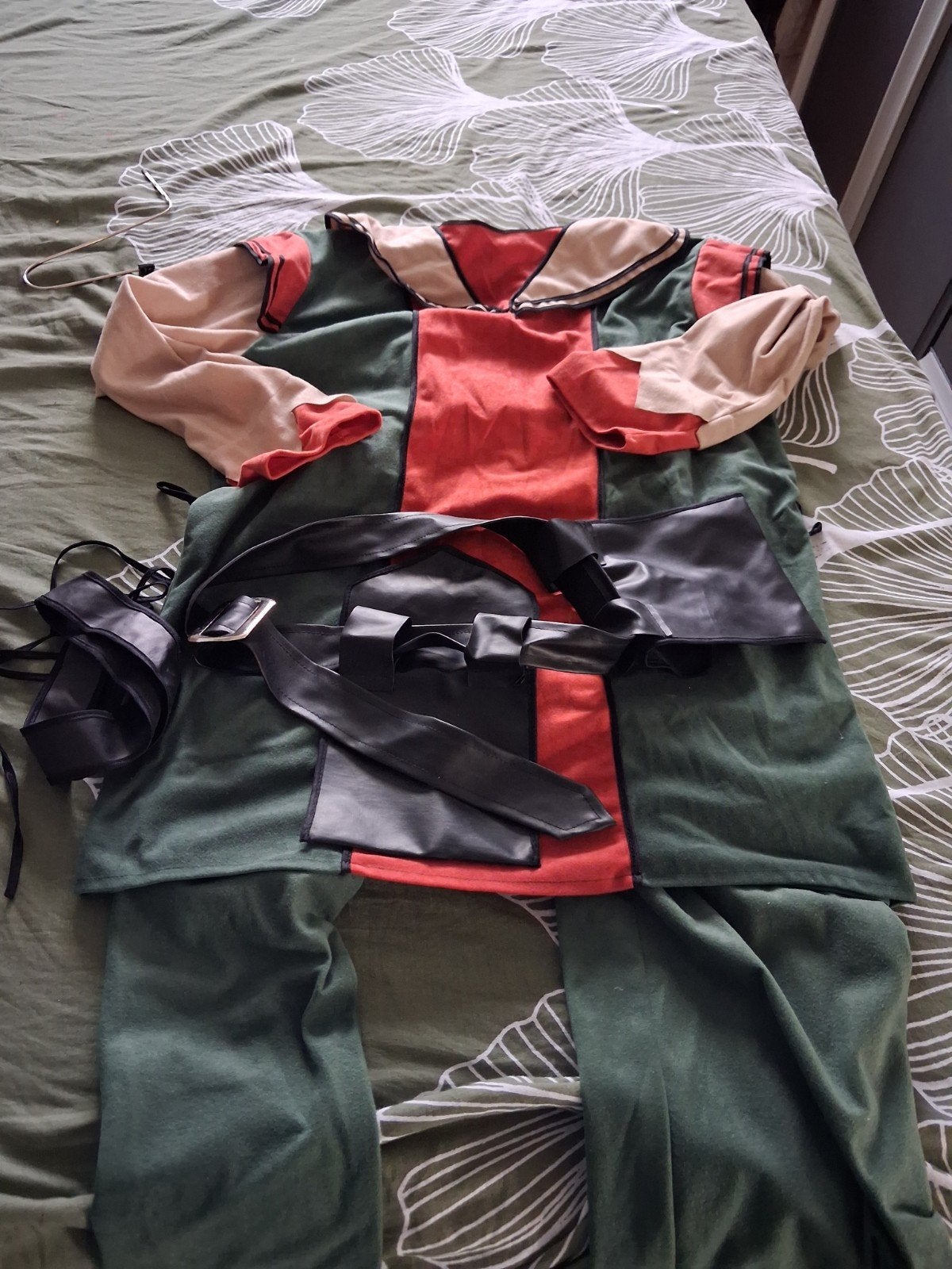 Robin Hood kostuum maat 164 - shirt, broek, riem en hoed, Ophalen, Zo goed als nieuw