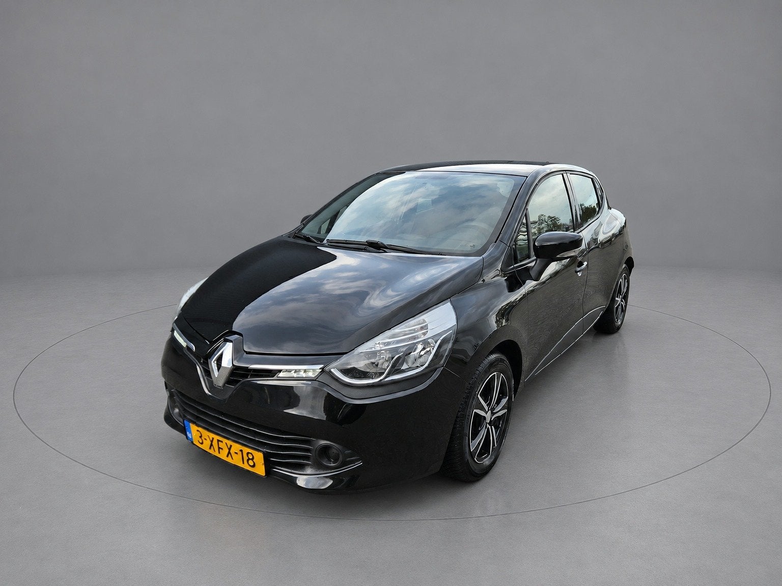Renault Clio 0.9 TCe Expression (bj 2014), Auto's, Voorwielaandrijving, 540 kg, Zwart, Origineel Nederlands