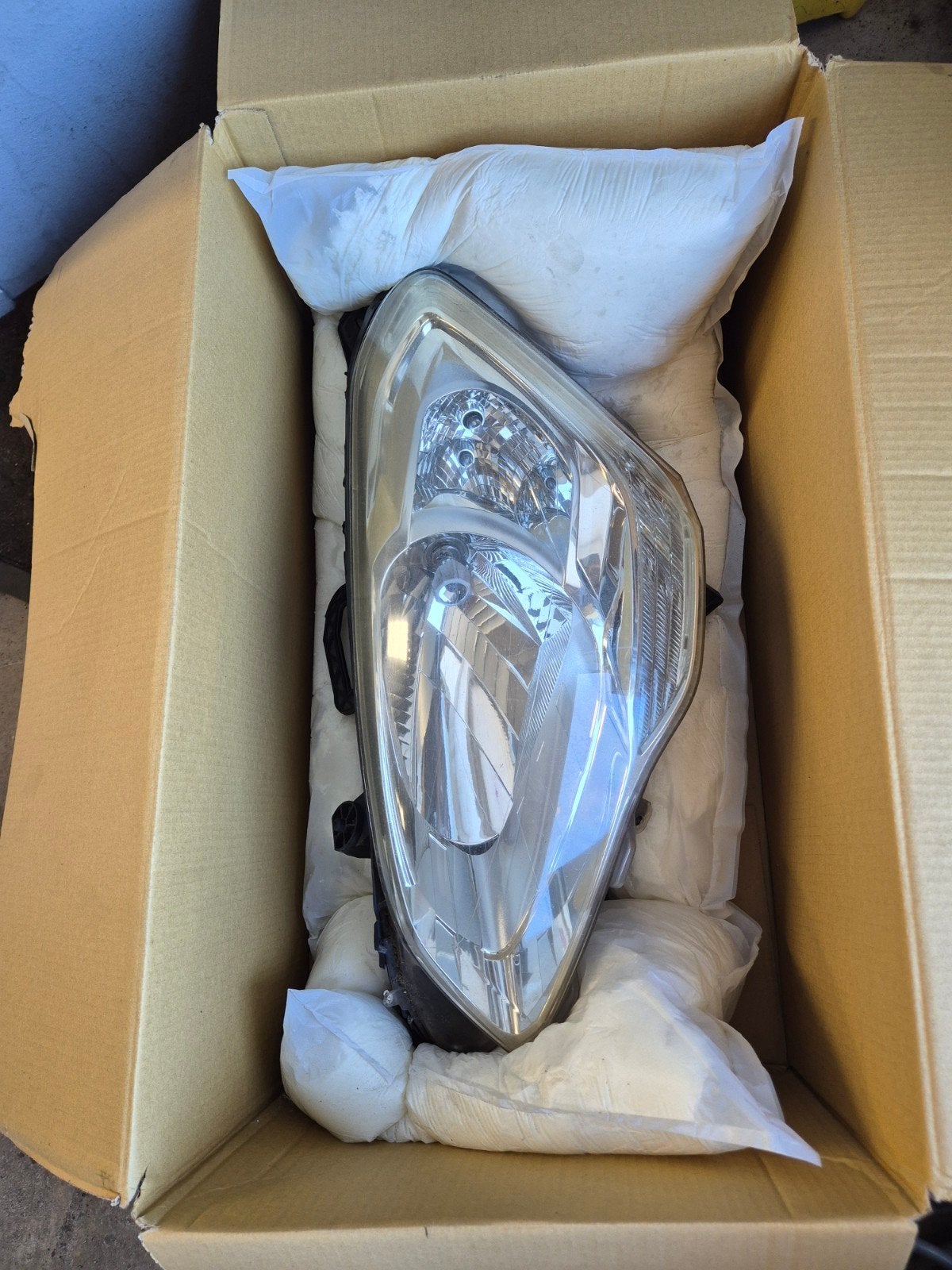 Linker koplamp Citroen Berlingo / Peugeot Partner - Nieuw in, Auto-onderdelen, Ophalen of Verzenden, Nieuw, Universele onderdelen