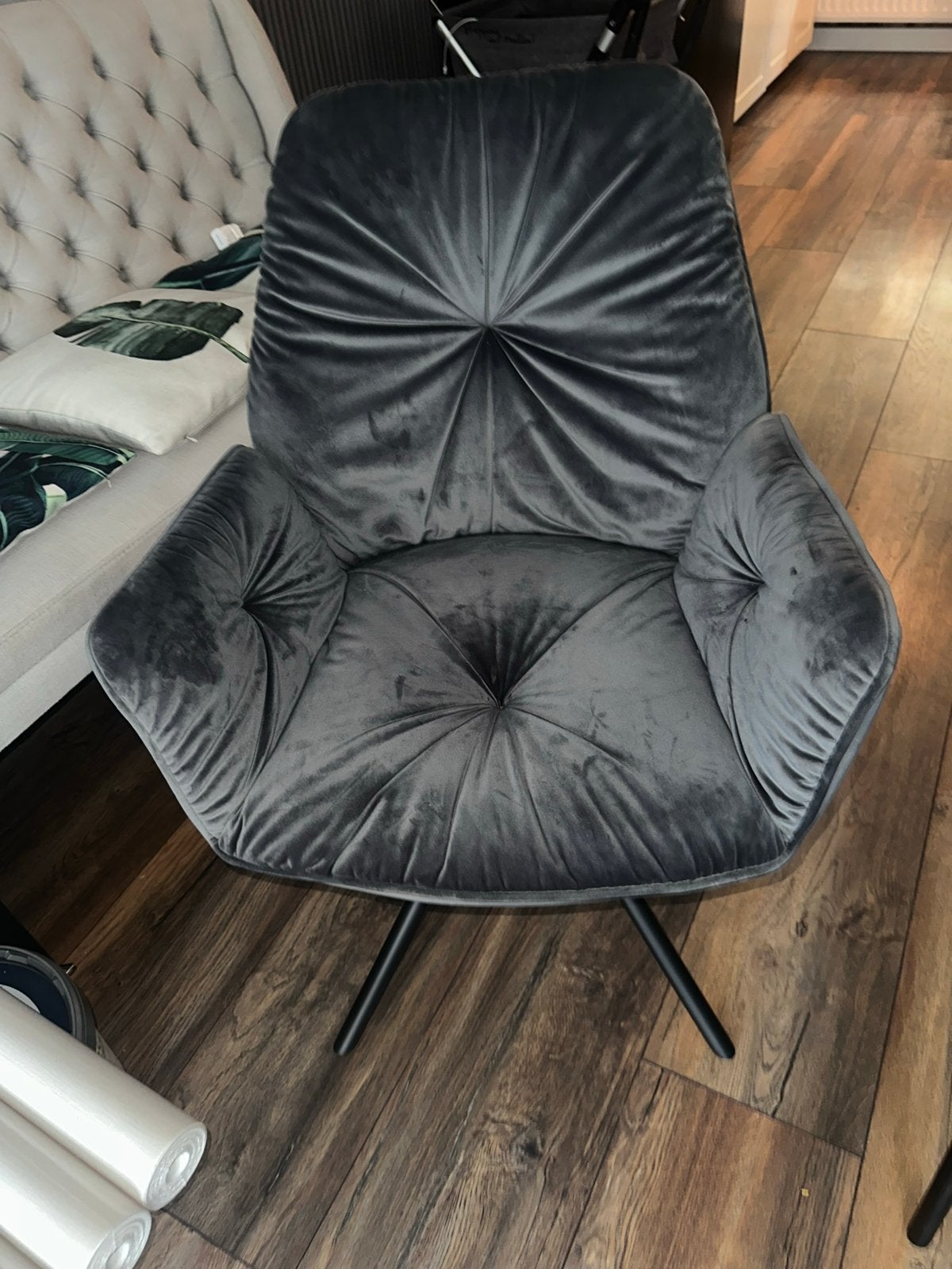 Grijze fluwelen stoelen met metalen poten 2 maal, Ophalen, Zo goed als nieuw, Eén, Stof