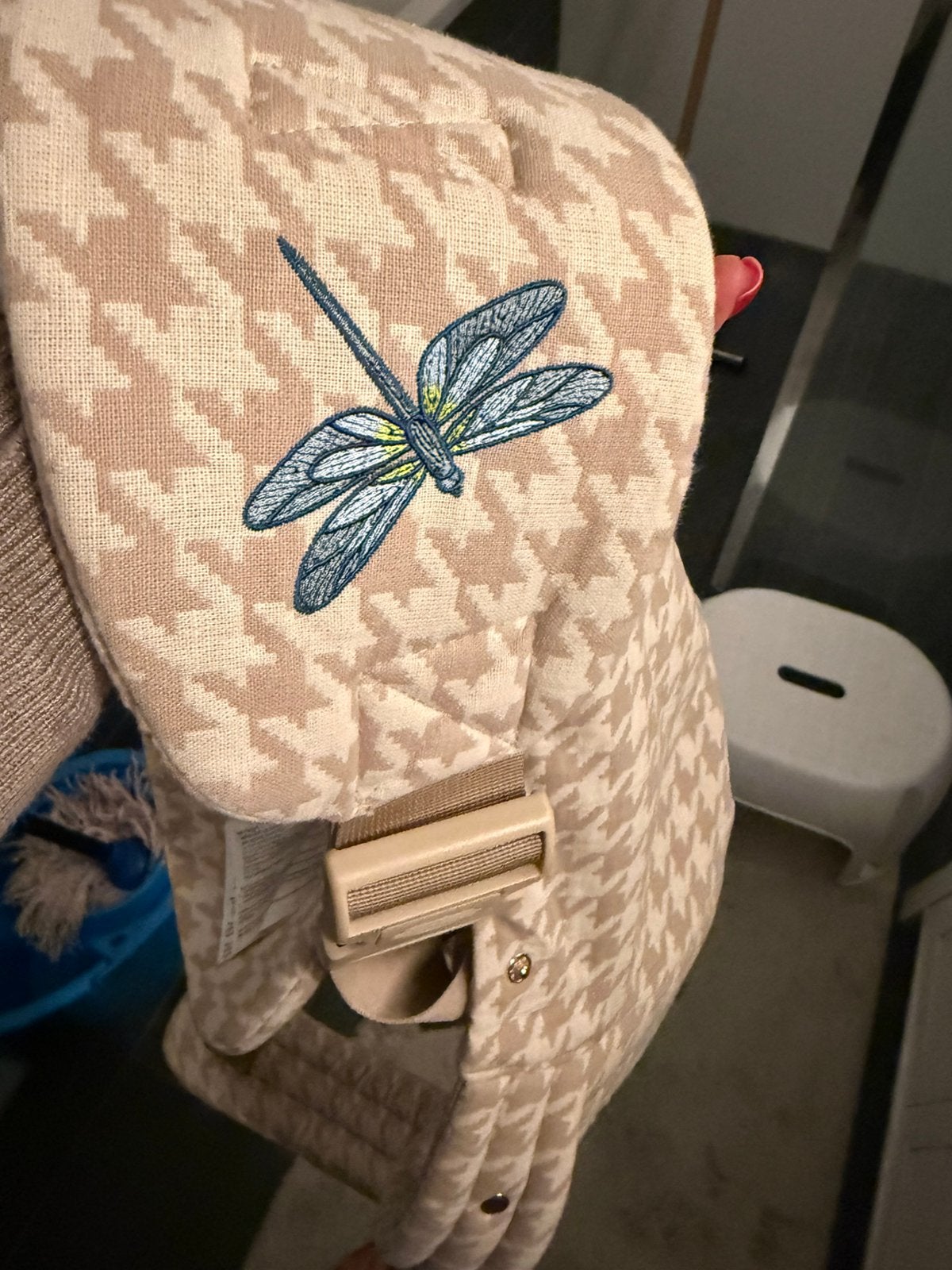 Baby draagzak LUVION Baby carrier MILANO Daylight Sand, Overige merken, Buik of Rug, Ophalen of Verzenden, Zo goed als nieuw
