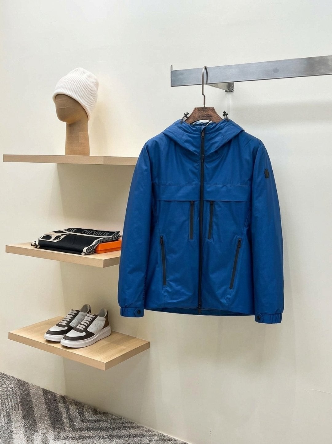 Moncler ski jacket vest, Ophalen of Verzenden, Zo goed als nieuw, Overige maten, Zwart